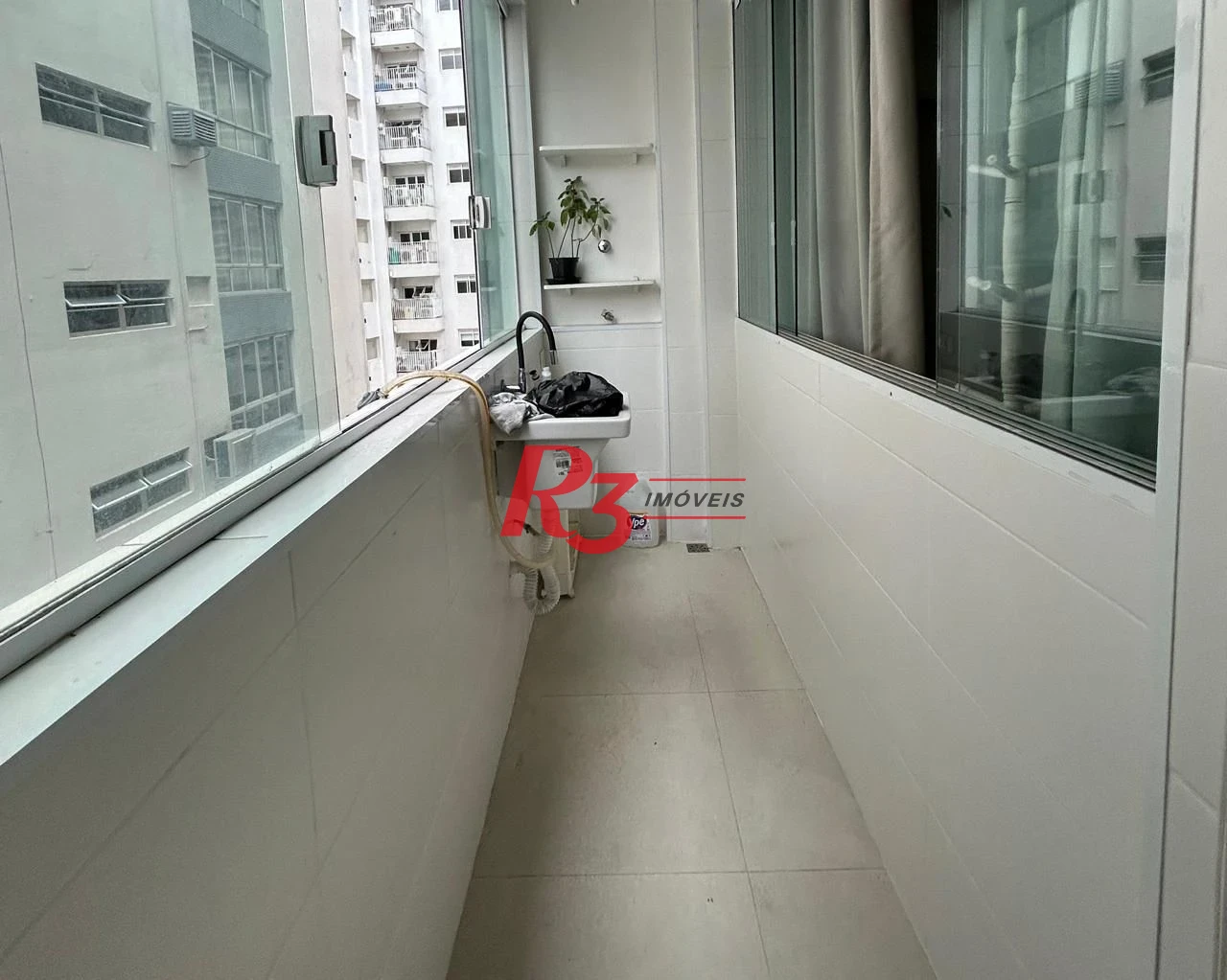 Apartamento com 1 dormitório à venda, 50 m² por R$ 355.000,00 - Pompéia - Santos/SP
