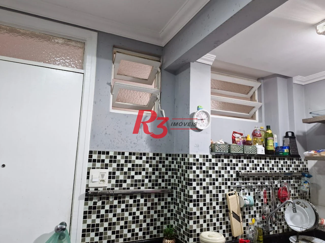 Kitnet com 1 dormitório à venda, 37 m² por R$ 300.000,00 - Boqueirão - Santos/SP