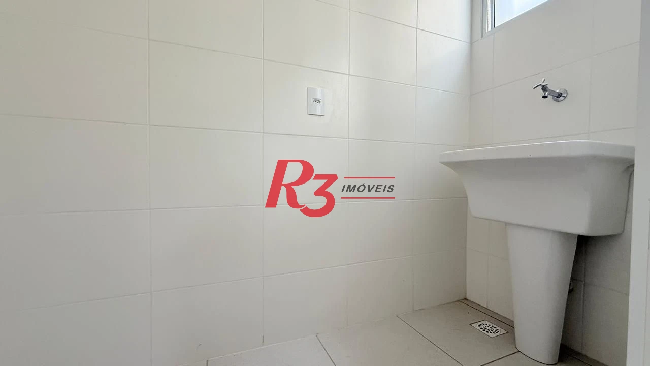 Apartamento com 2 dormitórios à venda, 47 m² por R$ 355.000,00 - Vila Voturuá - Santos/SP