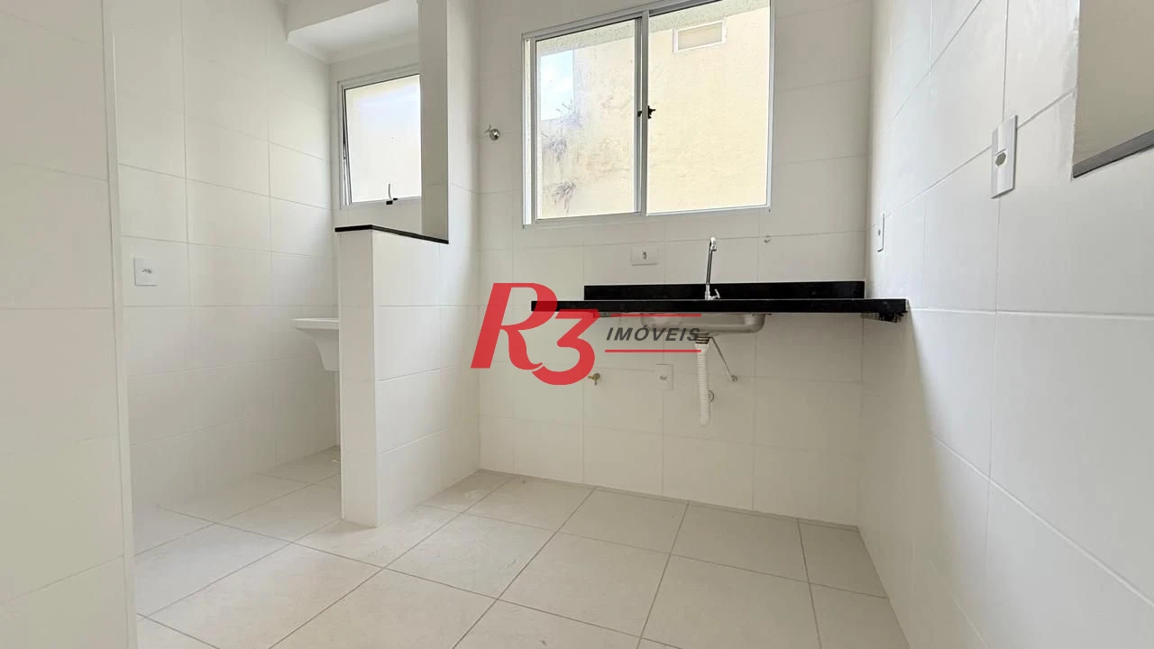 Apartamento com 2 dormitórios à venda, 47 m² por R$ 355.000,00 - Vila Voturuá - Santos/SP