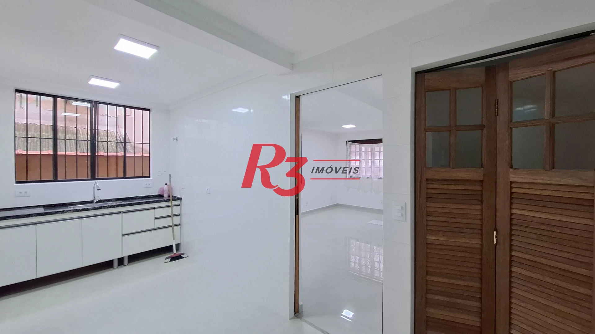Sobrado com 3 dormitórios para alugar, 110 m² por R$ 6.795,00/mês - Embaré - Santos/SP