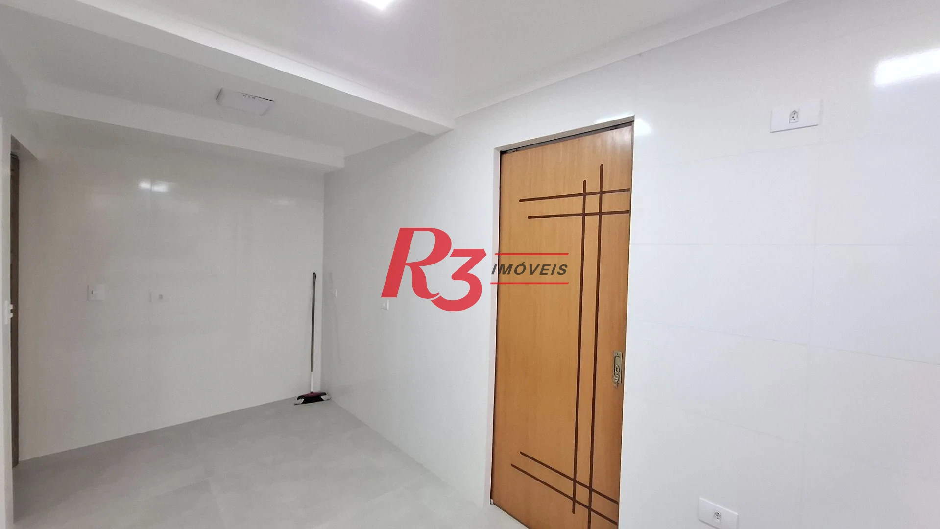 Sobrado com 3 dormitórios para alugar, 110 m² por R$ 6.795,00/mês - Embaré - Santos/SP