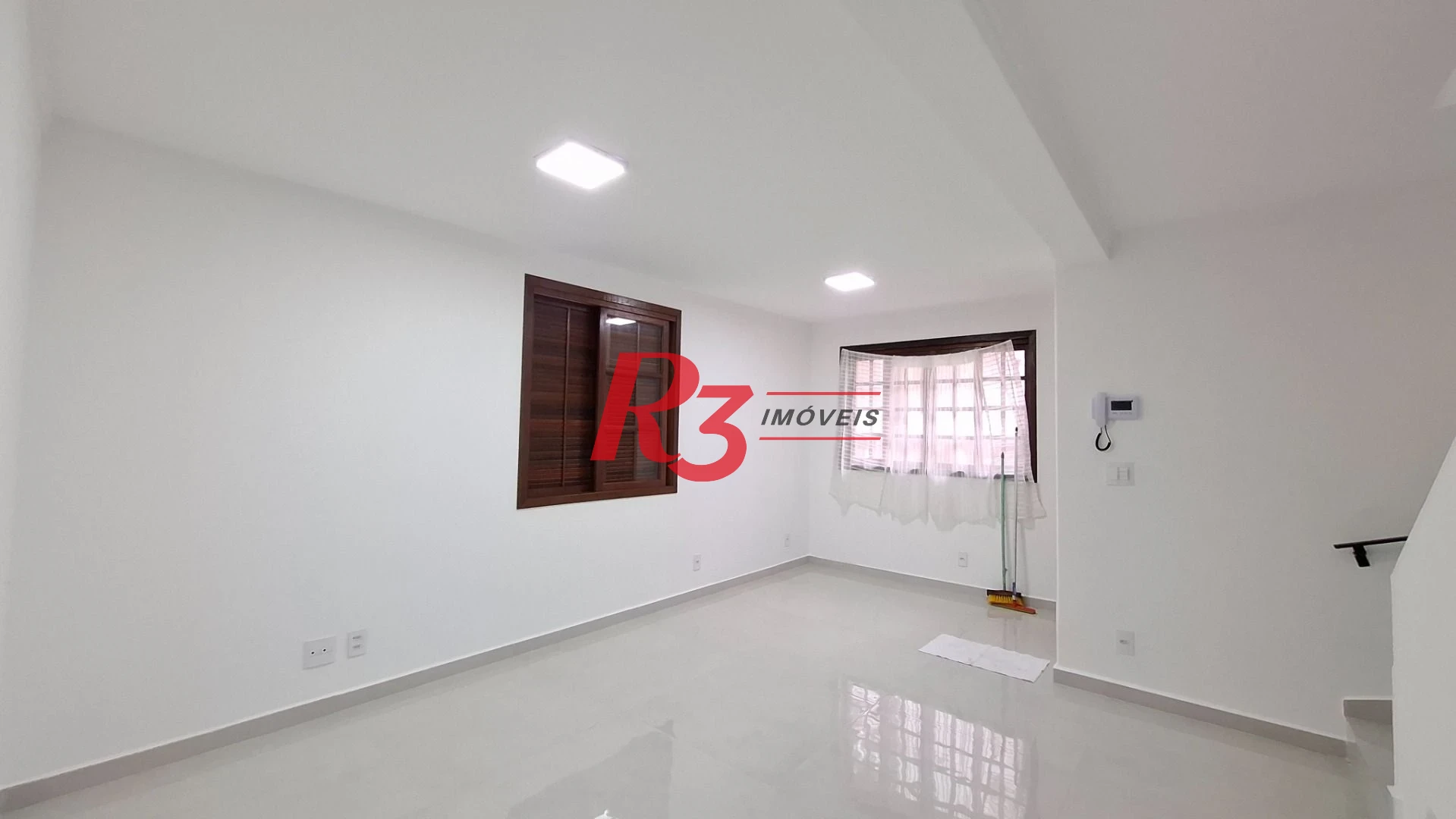 Sobrado com 3 dormitórios para alugar, 110 m² por R$ 6.795,00/mês - Embaré - Santos/SP