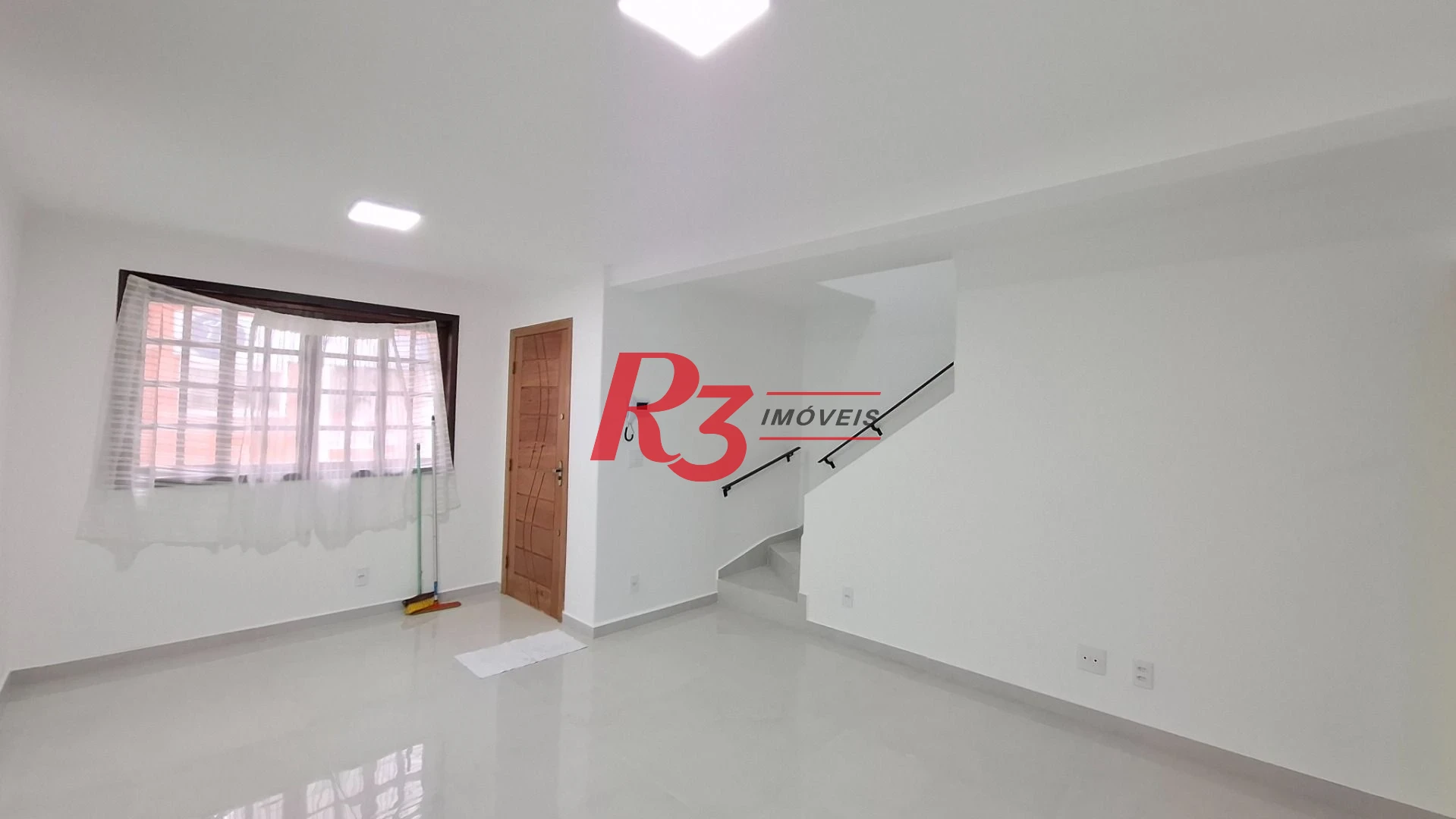 Sobrado com 3 dormitórios para alugar, 110 m² por R$ 6.795,00/mês - Embaré - Santos/SP
