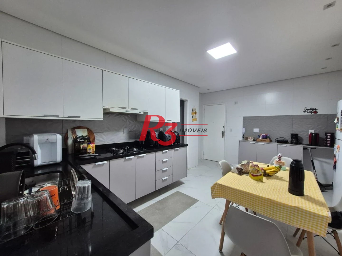 Apartamento com 3 dormitórios à venda, 135 m² por R$ 930.000,00 - Embaré - Santos/SP