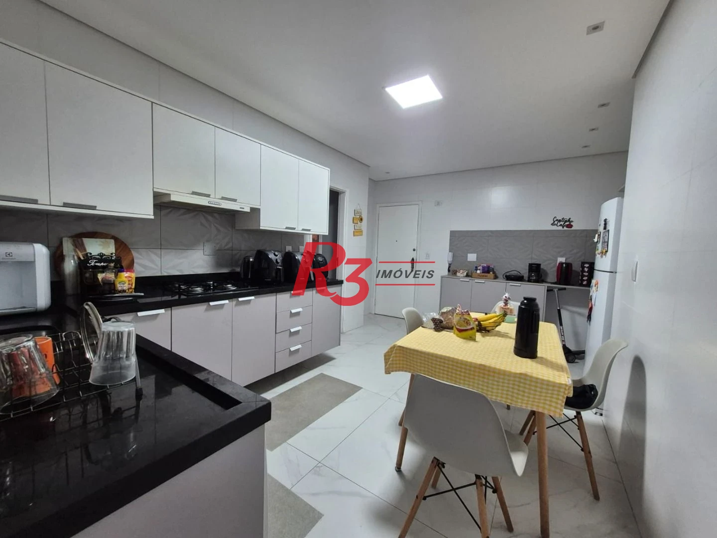Apartamento com 3 dormitórios à venda, 135 m² por R$ 930.000,00 - Embaré - Santos/SP