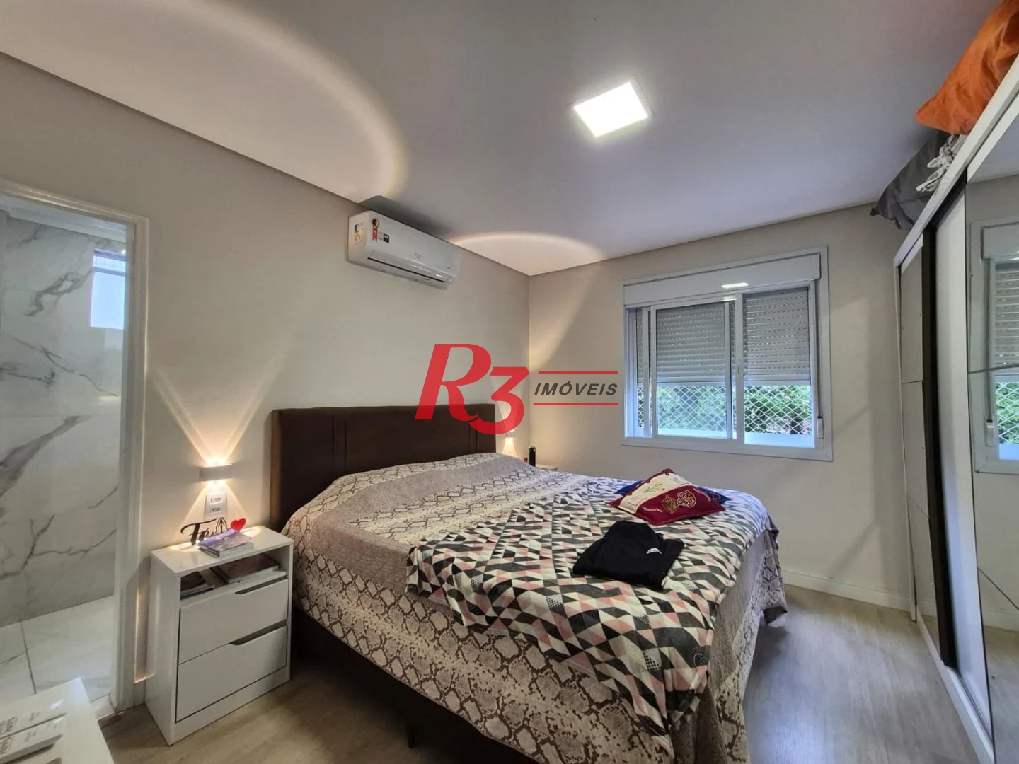 Apartamento com 3 dormitórios à venda, 135 m² por R$ 930.000,00 - Embaré - Santos/SP