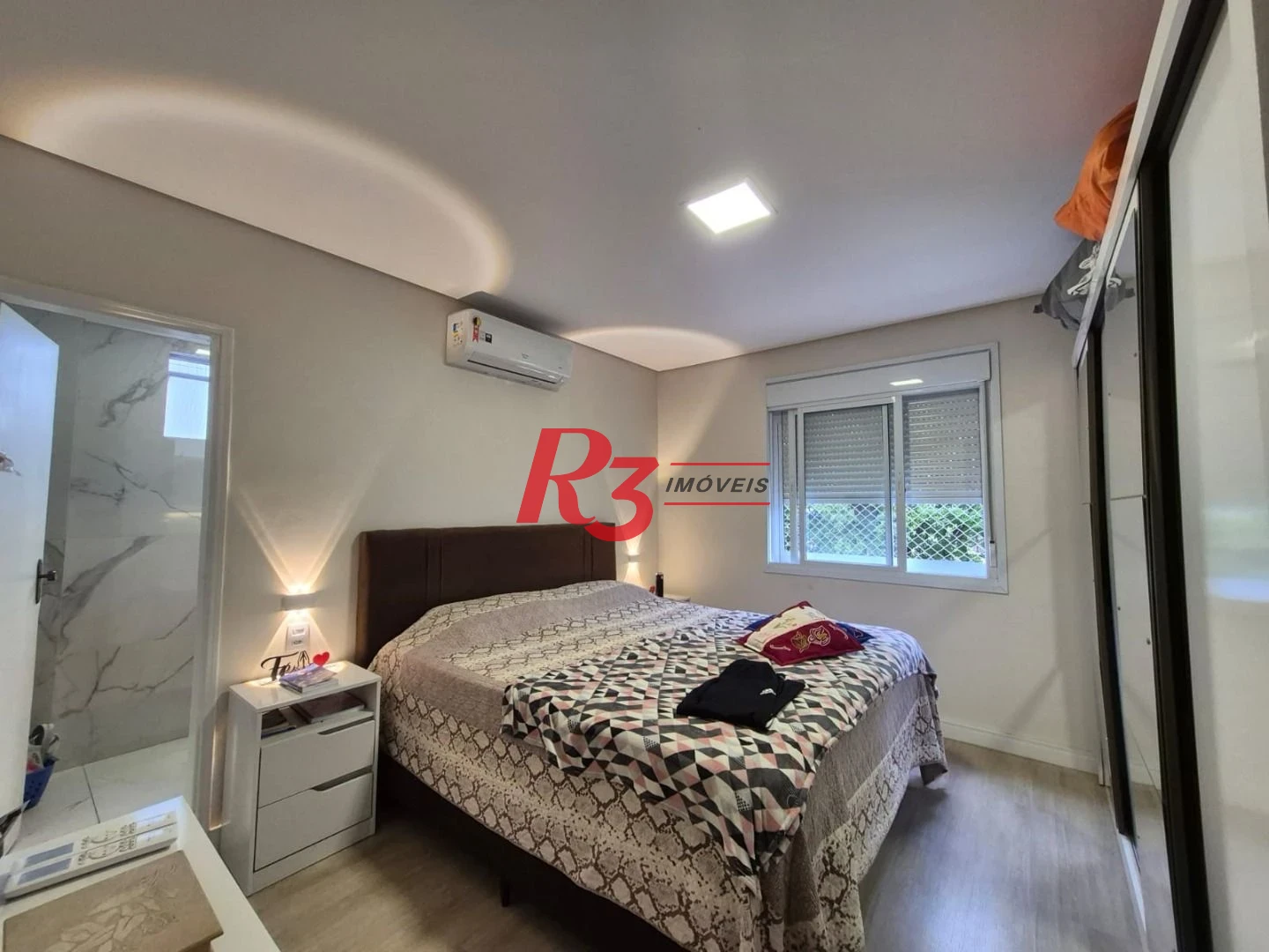 Apartamento com 3 dormitórios à venda, 135 m² por R$ 930.000,00 - Embaré - Santos/SP