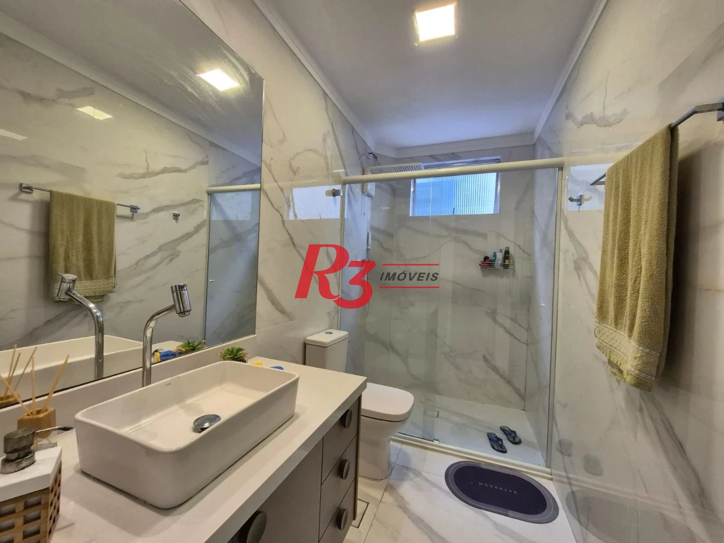 Apartamento com 3 dormitórios à venda, 135 m² por R$ 930.000,00 - Embaré - Santos/SP