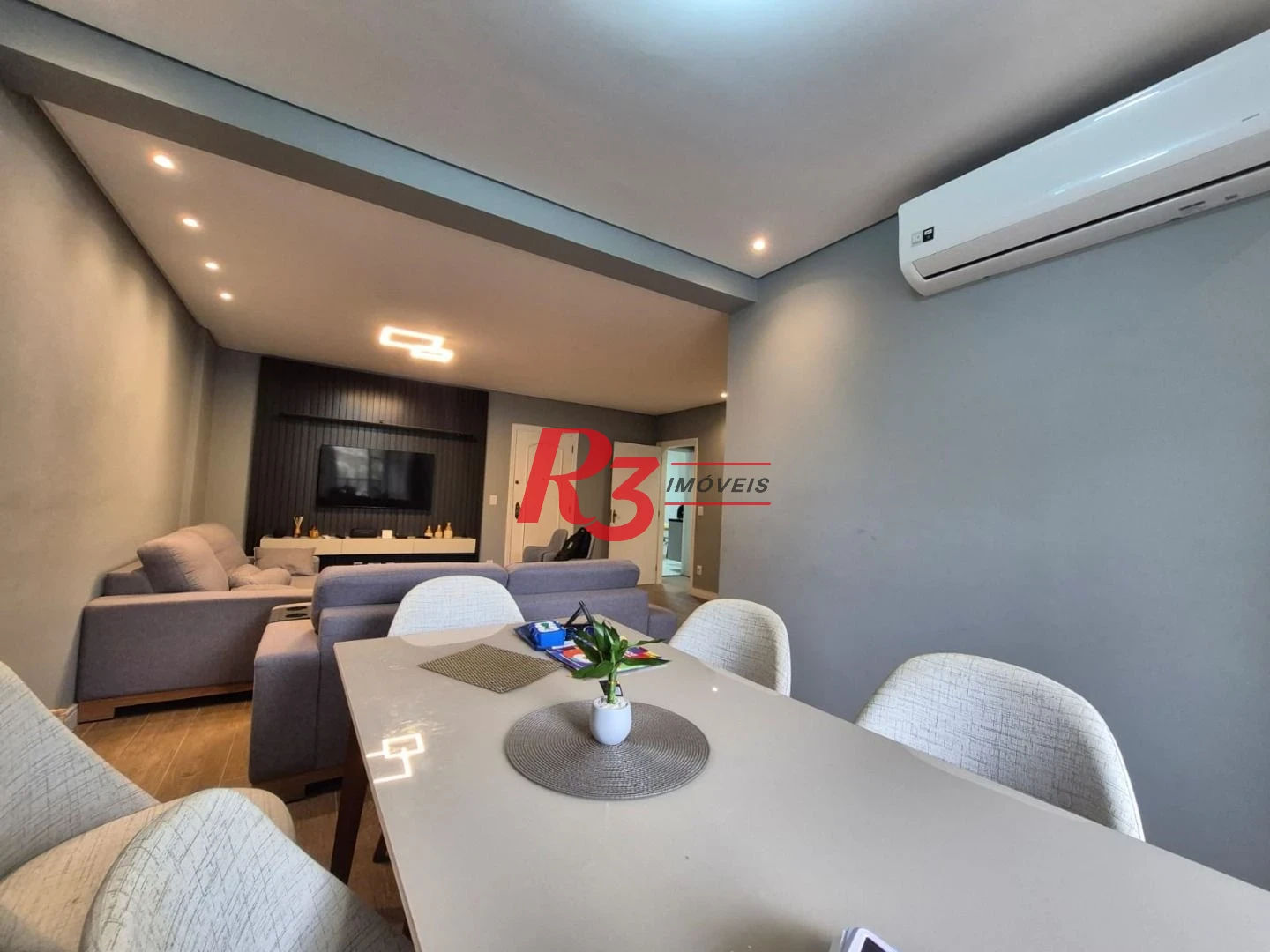 Apartamento com 3 dormitórios à venda, 135 m² por R$ 930.000,00 - Embaré - Santos/SP