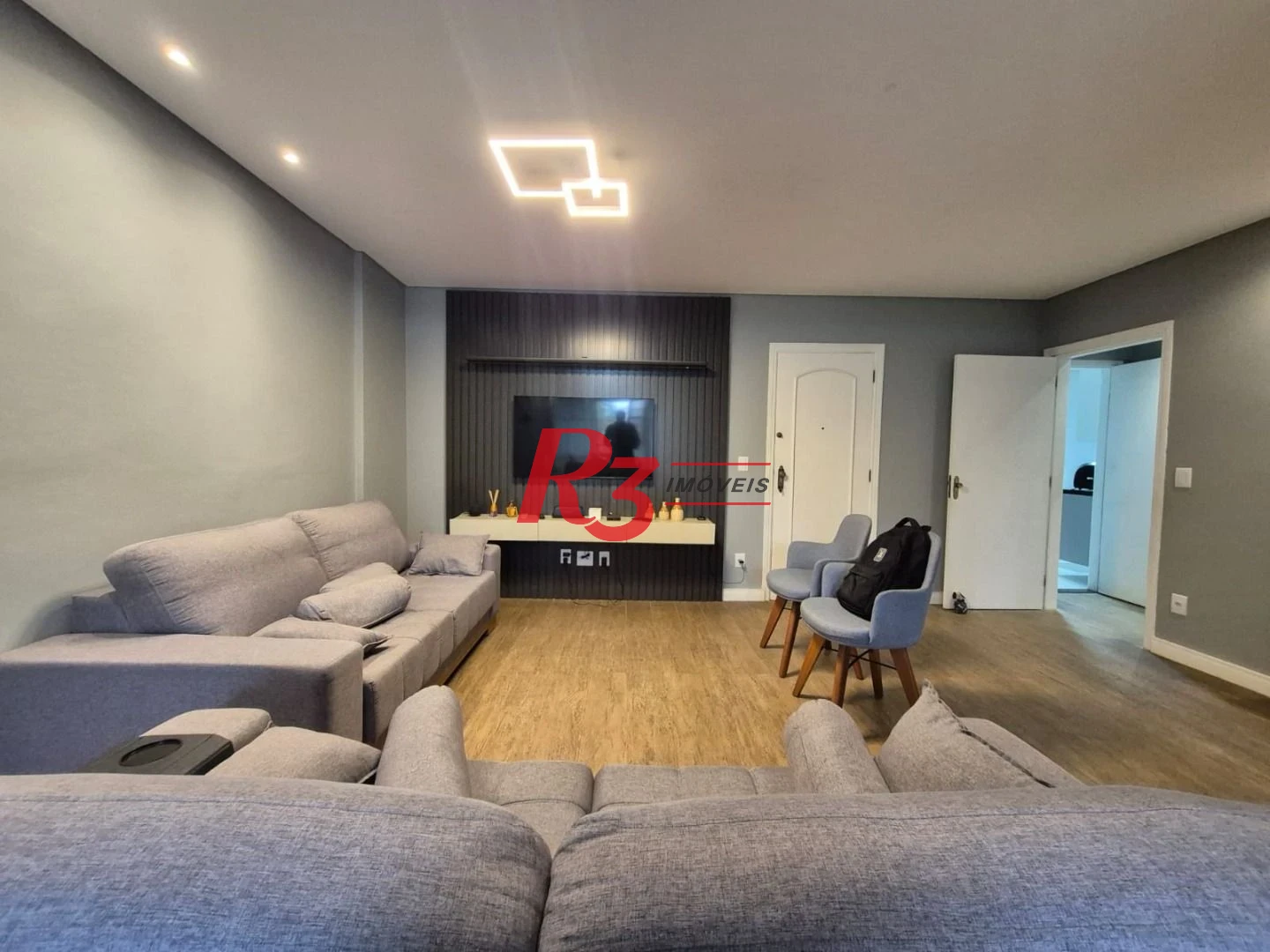 Apartamento com 3 dormitórios à venda, 135 m² por R$ 930.000,00 - Embaré - Santos/SP