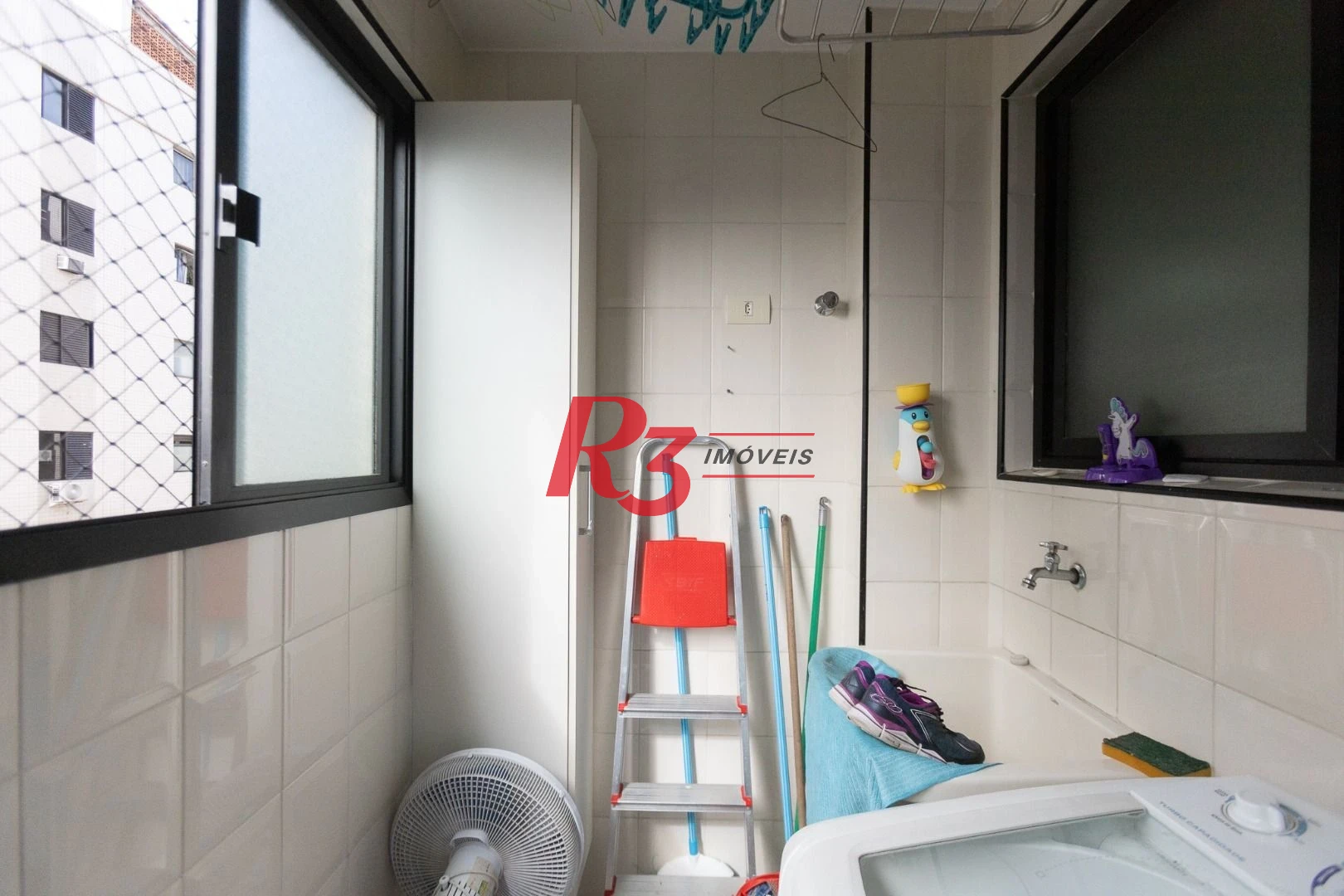 Apartamento com 2 dormitórios à venda, 81 m² por R$ 550.000,00 - Encruzilhada - Santos/SP