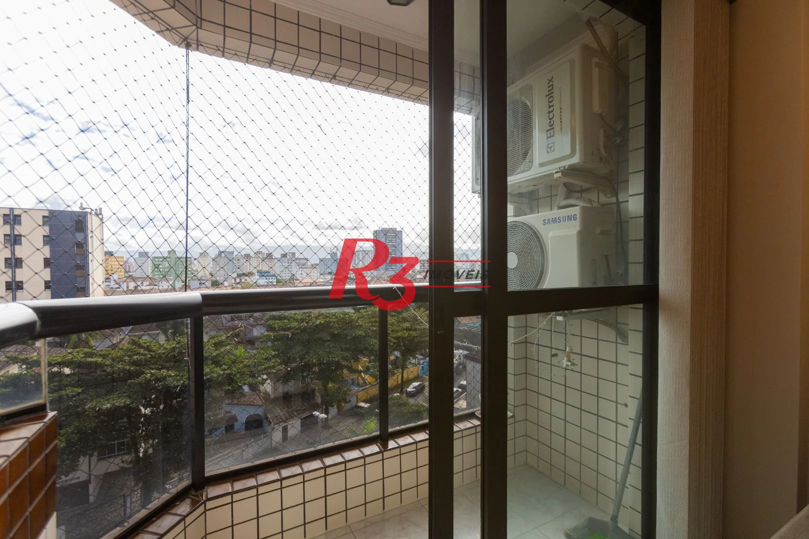 Apartamento com 2 dormitórios à venda, 81 m² por R$ 550.000,00 - Encruzilhada - Santos/SP