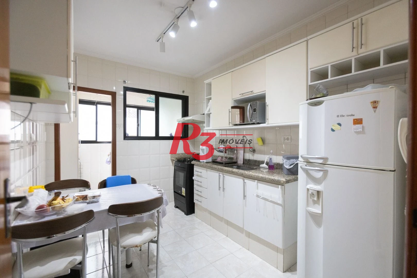 Apartamento com 2 dormitórios à venda, 81 m² por R$ 550.000,00 - Encruzilhada - Santos/SP