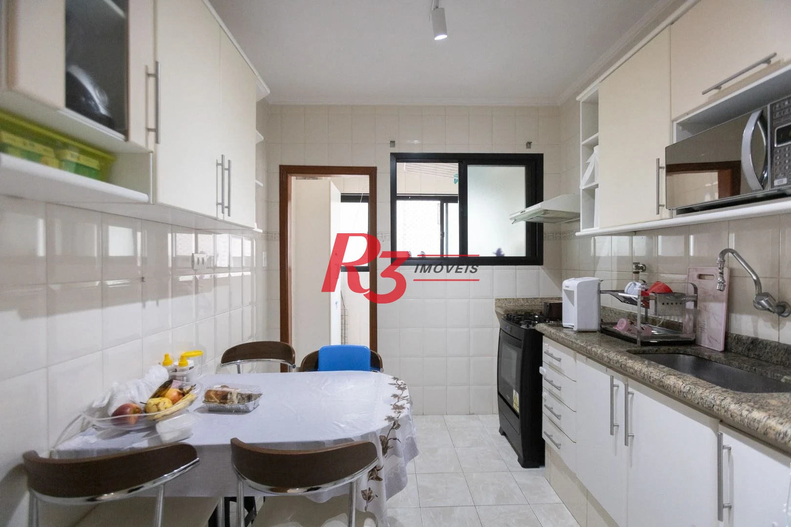 Apartamento com 2 dormitórios à venda, 81 m² por R$ 550.000,00 - Encruzilhada - Santos/SP