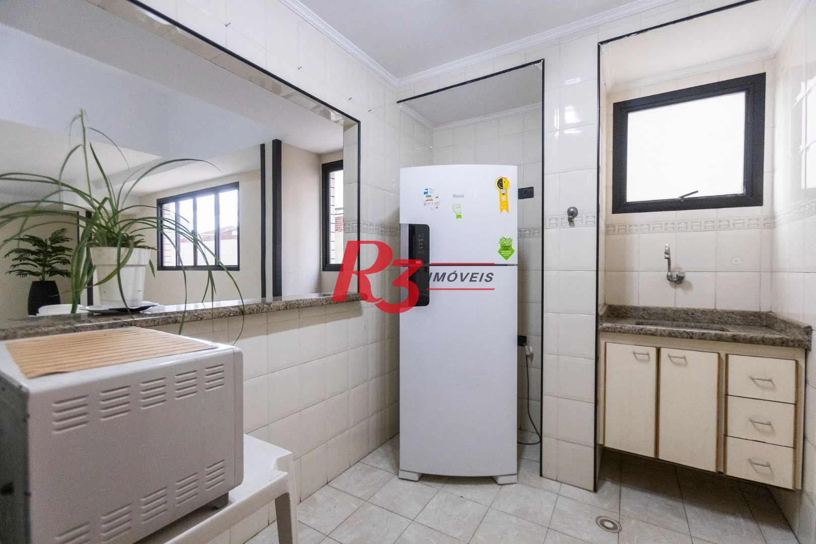 Apartamento com 2 dormitórios à venda, 81 m² por R$ 550.000,00 - Encruzilhada - Santos/SP