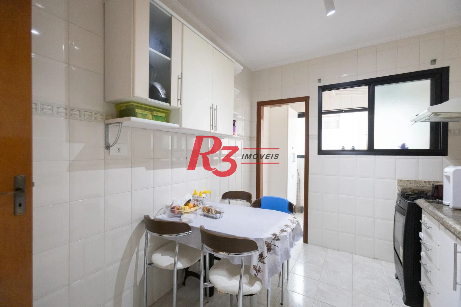 Apartamento com 2 dormitórios à venda, 81 m² por R$ 550.000,00 - Encruzilhada - Santos/SP