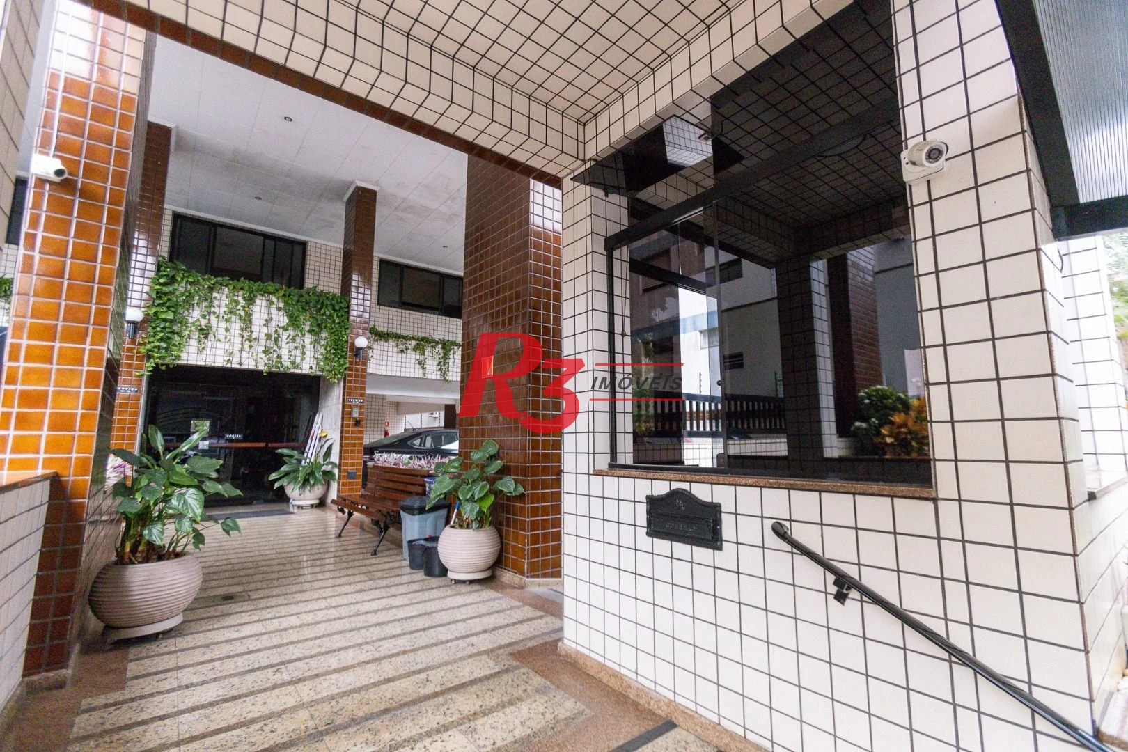 Apartamento com 2 dormitórios à venda, 81 m² por R$ 550.000,00 - Encruzilhada - Santos/SP