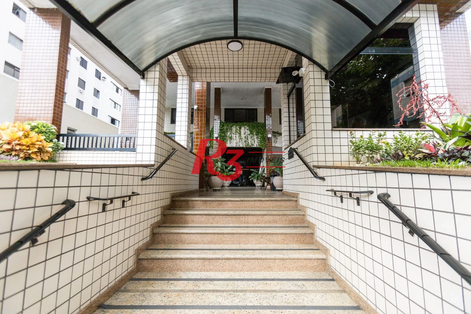 Apartamento com 2 dormitórios à venda, 81 m² por R$ 550.000,00 - Encruzilhada - Santos/SP