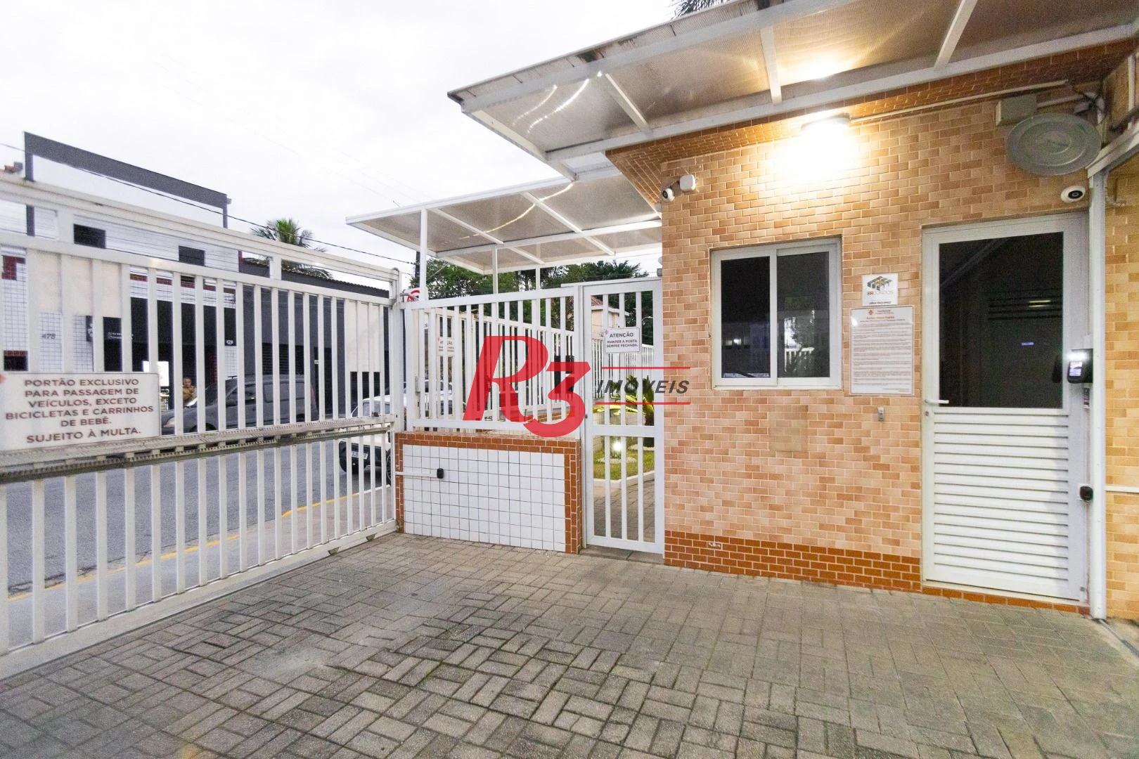 Village com 2 dormitórios à venda, 120 m² por R$ 750.000,00 - Marapé - Santos/SP