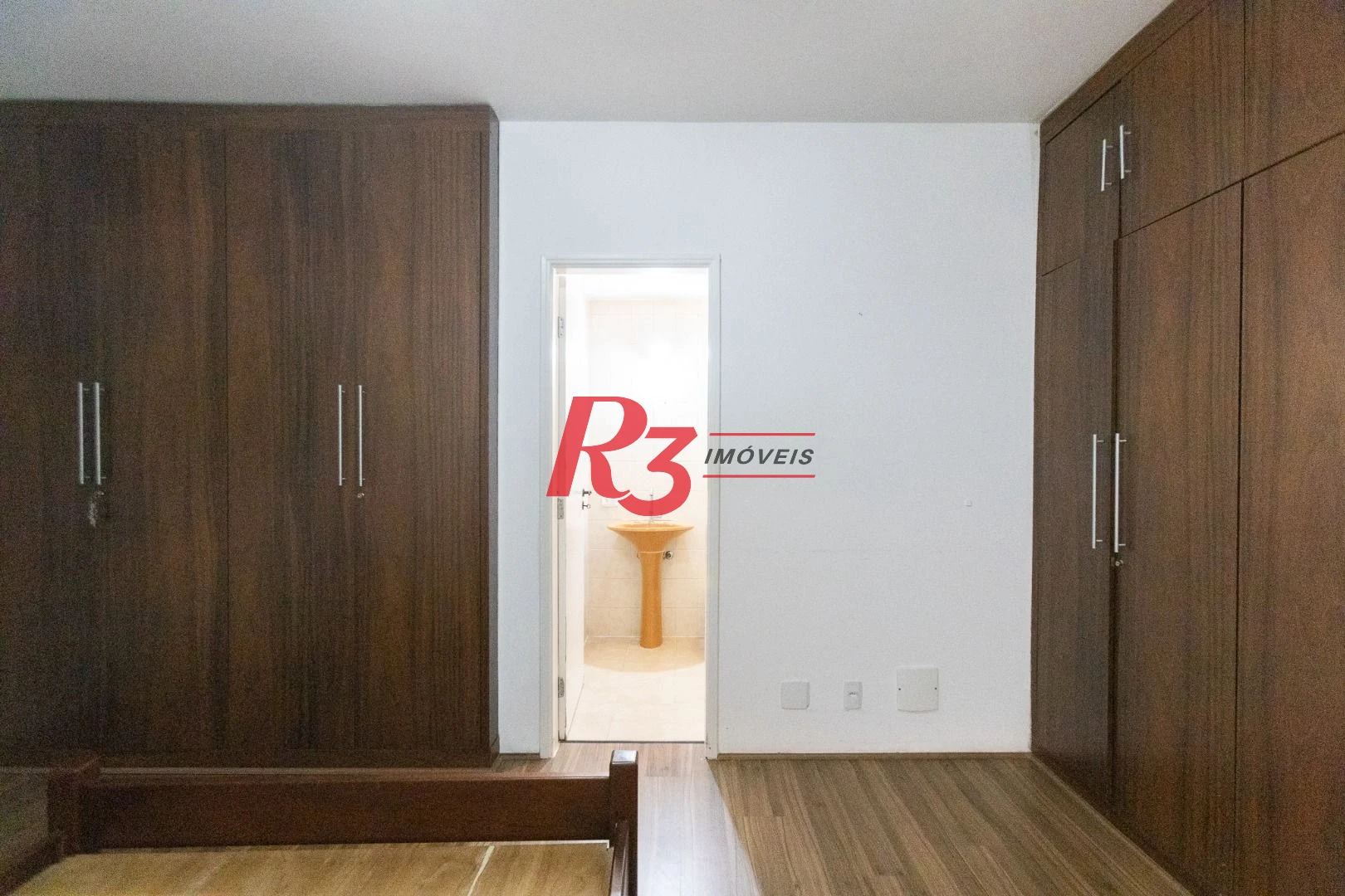 Apartamento com 3 dormitórios à venda, 130 m² por R$ 1.300.000,00 - Gonzaga - Santos/SP