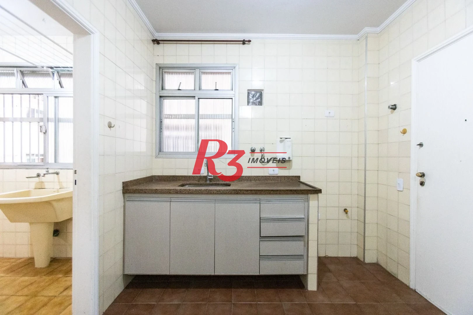 Apartamento com 3 dormitórios à venda, 130 m² por R$ 1.300.000,00 - Gonzaga - Santos/SP