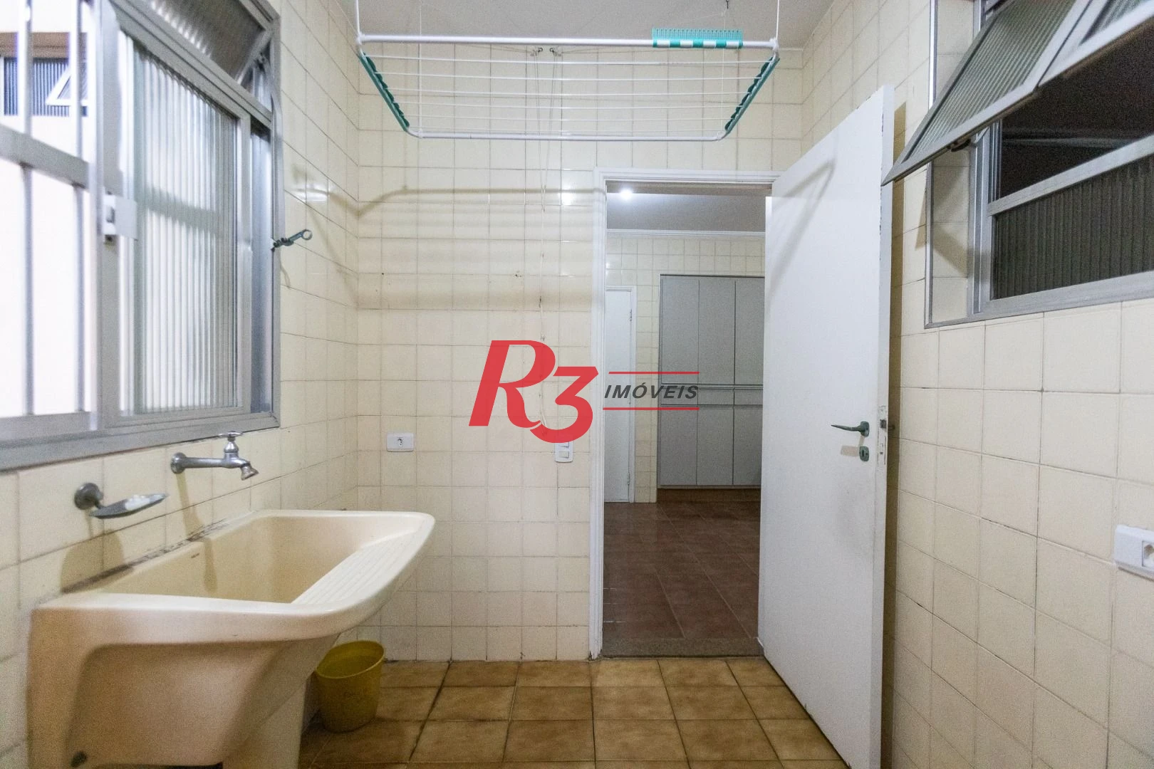 Apartamento com 3 dormitórios à venda, 130 m² por R$ 1.300.000,00 - Gonzaga - Santos/SP