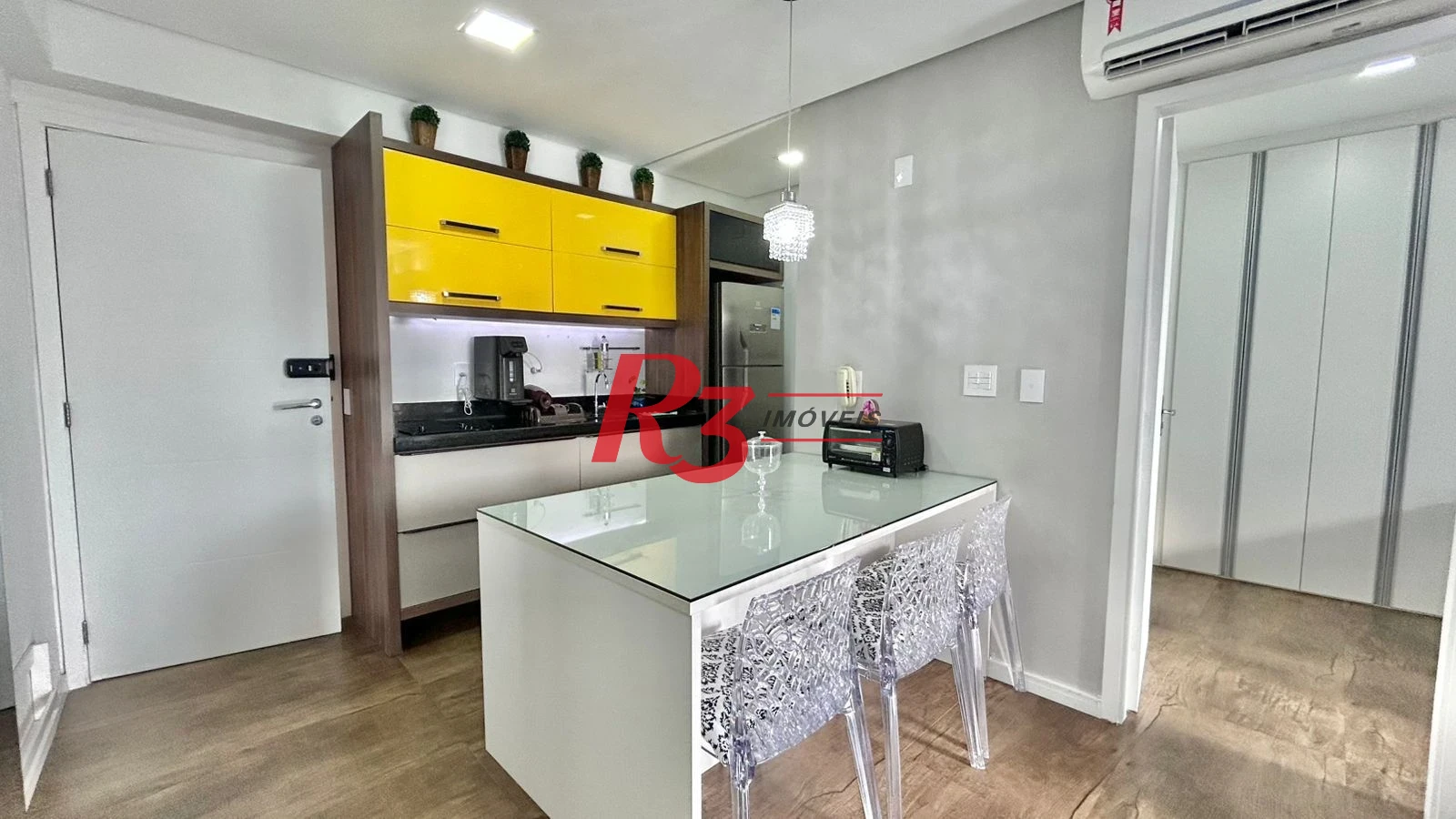 Apartamento com 1 dormitório para alugar, 50 m² por R$ 6.500,00/mês - Pompéia - Santos/SP