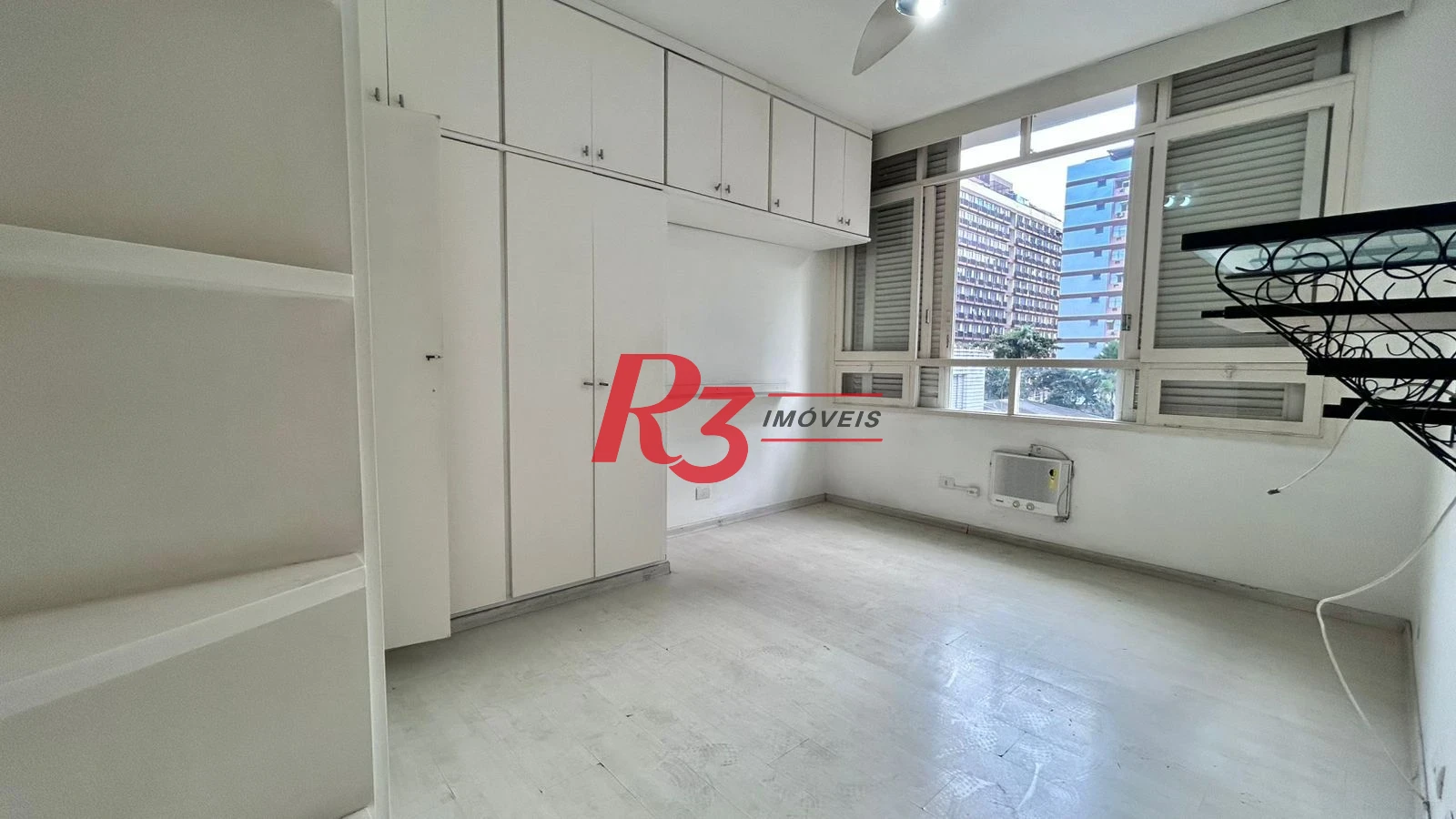 Apartamento com 3 dormitórios à venda, 152 m² por R$ 710.000,00 - Itararé - São Vicente/SP