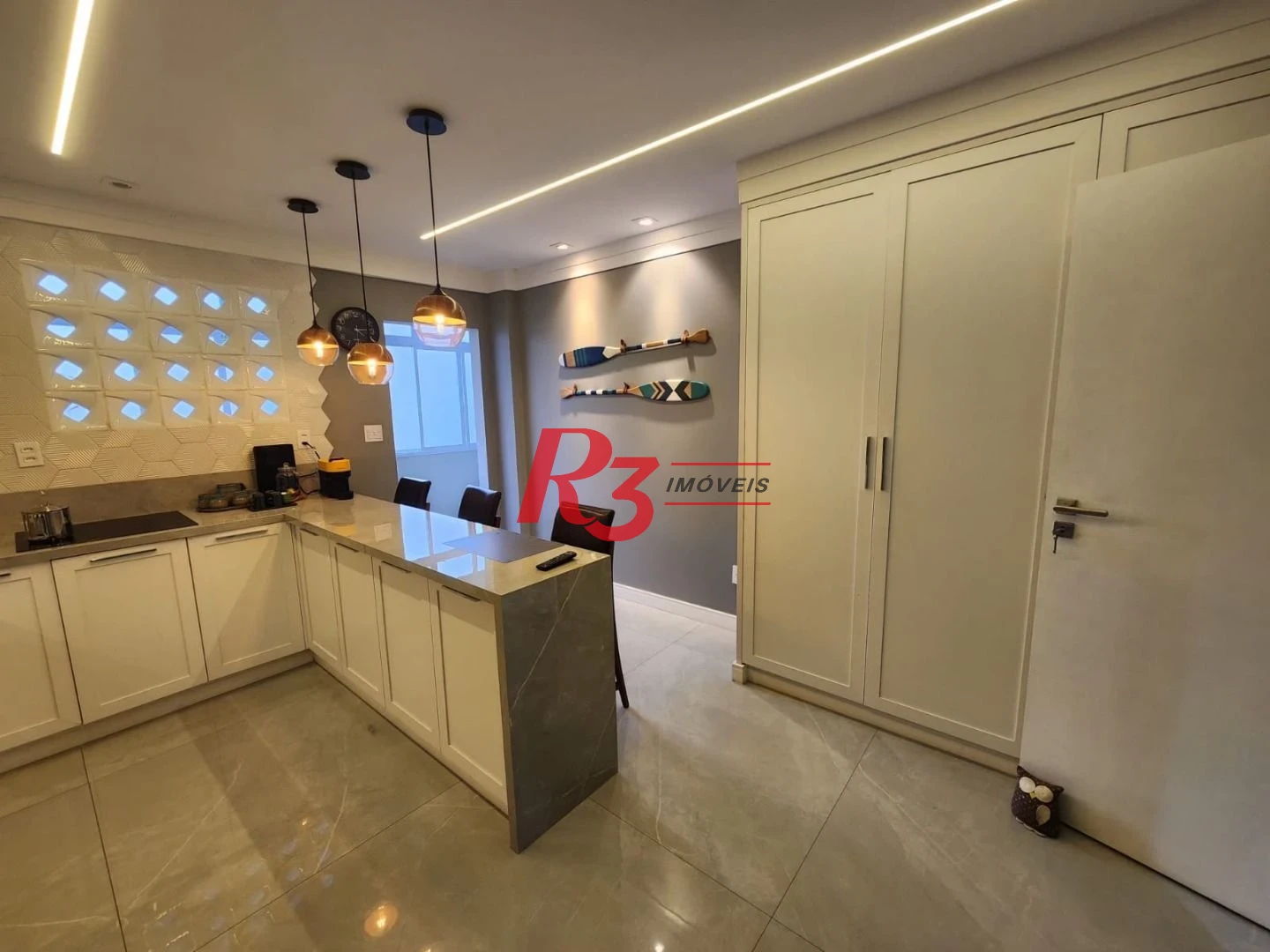Apartamento com 3 dormitórios à venda, 180 m² por R$ 2.029.000,00 - Ponta da Praia - Santos/SP