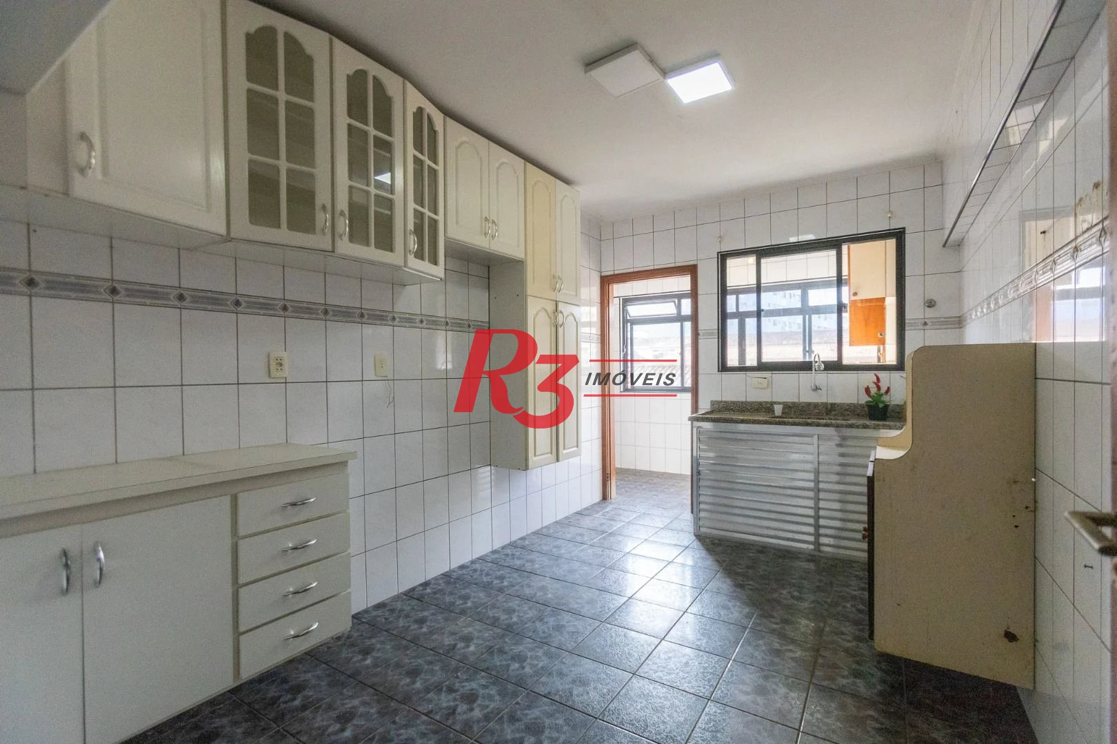 Apartamento com 2 dormitórios para alugar, 100 m² por R$ 4.000,02/mês - Campo Grande - Santos/SP
