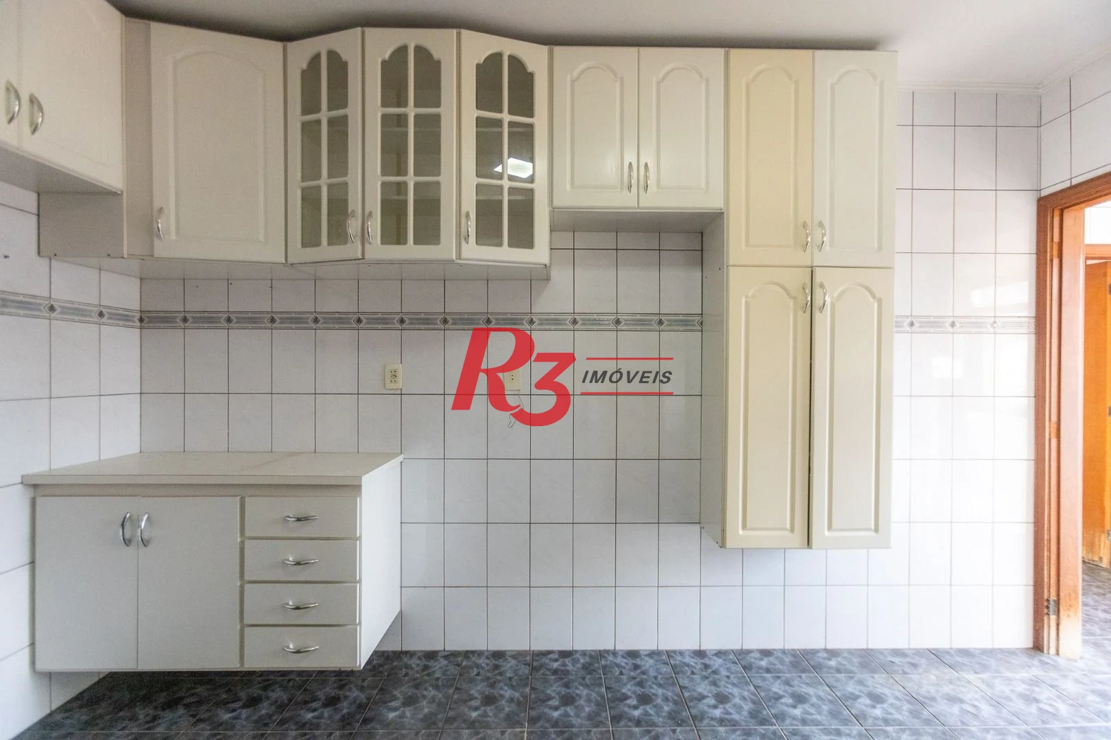 Apartamento com 2 dormitórios para alugar, 100 m² por R$ 4.000,02/mês - Campo Grande - Santos/SP