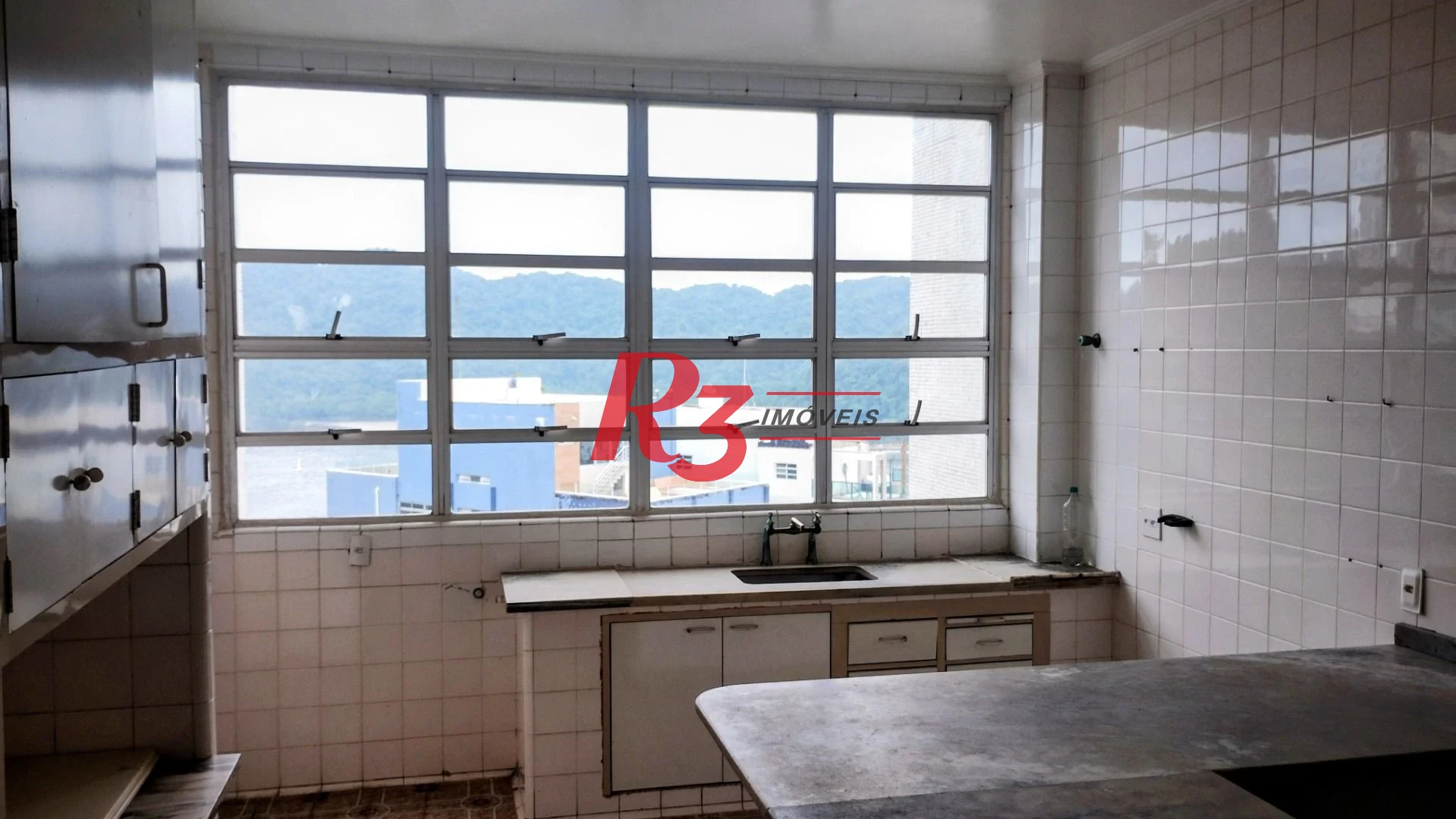 Apartamento com 3 dormitórios à venda, 235 m² por R$ 1.800.000,00 - Ilha Porchat - São Vicente/SP