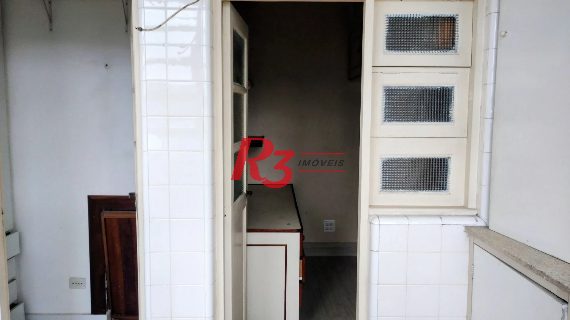 Apartamento com 3 dormitórios à venda, 235 m² por R$ 1.800.000,00 - Ilha Porchat - São Vicente/SP
