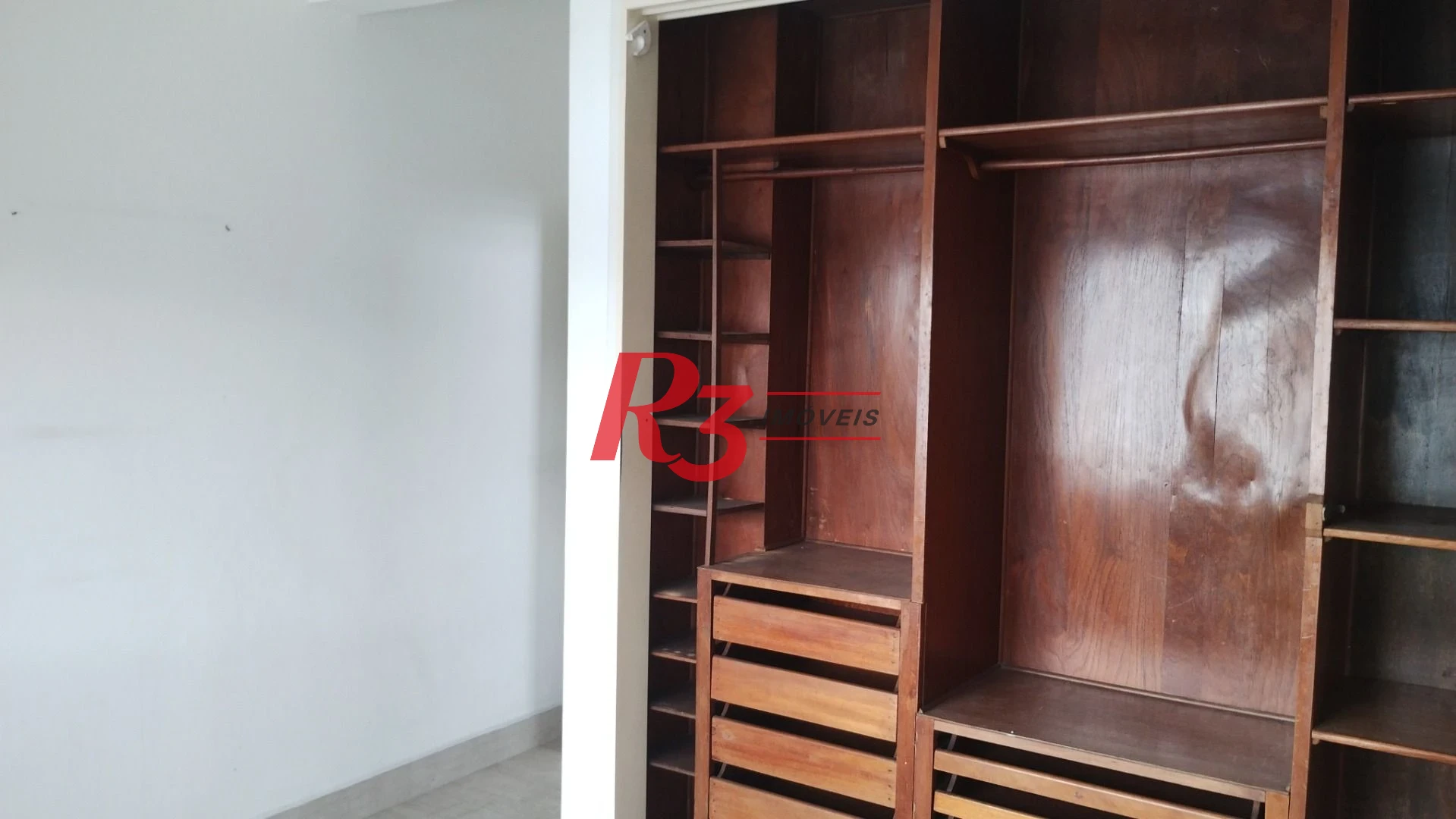 Apartamento com 3 dormitórios à venda, 235 m² por R$ 1.800.000,00 - Ilha Porchat - São Vicente/SP