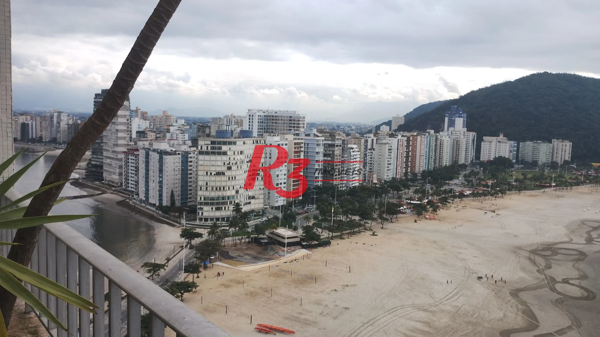 Apartamento com 3 dormitórios à venda, 235 m² por R$ 1.800.000,00 - Ilha Porchat - São Vicente/SP
