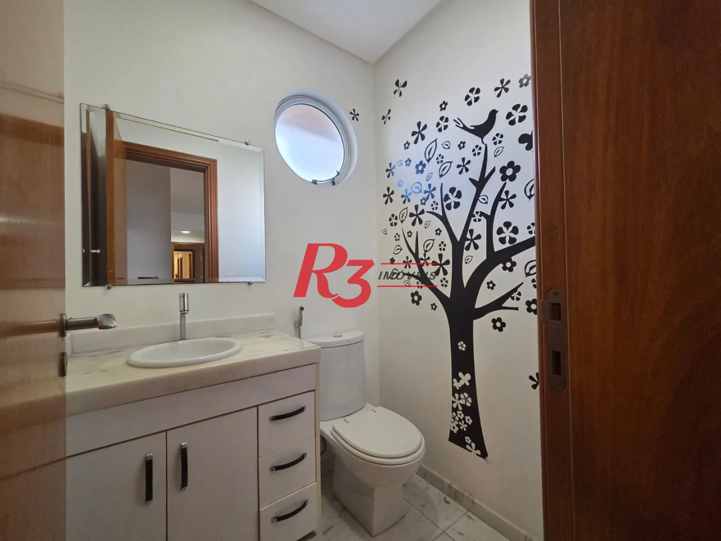 Apartamento com 4 dormitórios à venda, 243 m² por R$ 2.700.000,00 - Gonzaga - Santos/SP