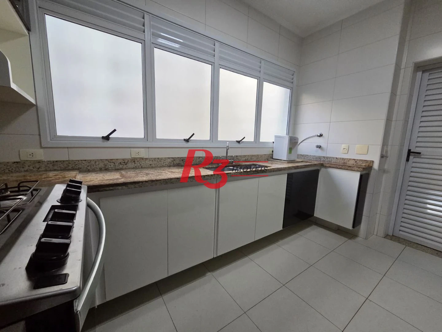 Apartamento com 4 dormitórios à venda, 243 m² por R$ 2.700.000,00 - Gonzaga - Santos/SP