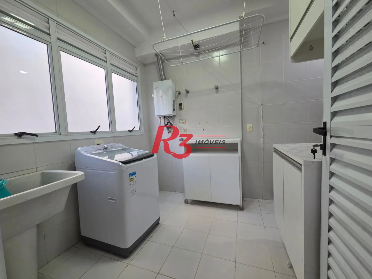 Apartamento com 4 dormitórios à venda, 243 m² por R$ 2.700.000,00 - Gonzaga - Santos/SP