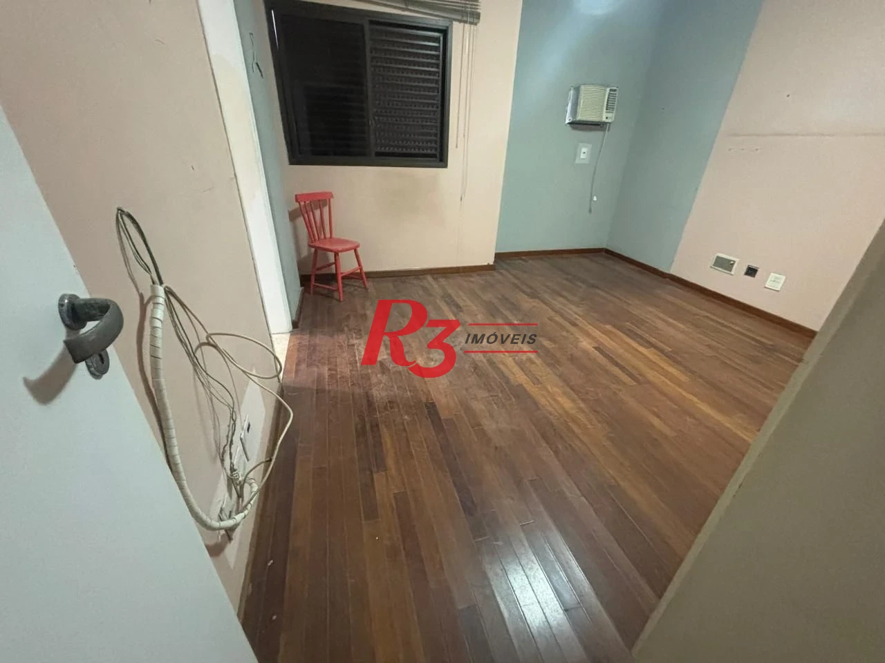 Apartamento com 3 dormitórios à venda, 162 m² por R$ 820.000,00 - Ponta da Praia - Santos/SP