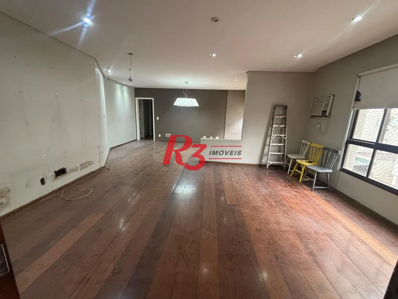 Apartamento com 3 dormitórios à venda, 162 m² por R$ 820.000,00 - Ponta da Praia - Santos/SP