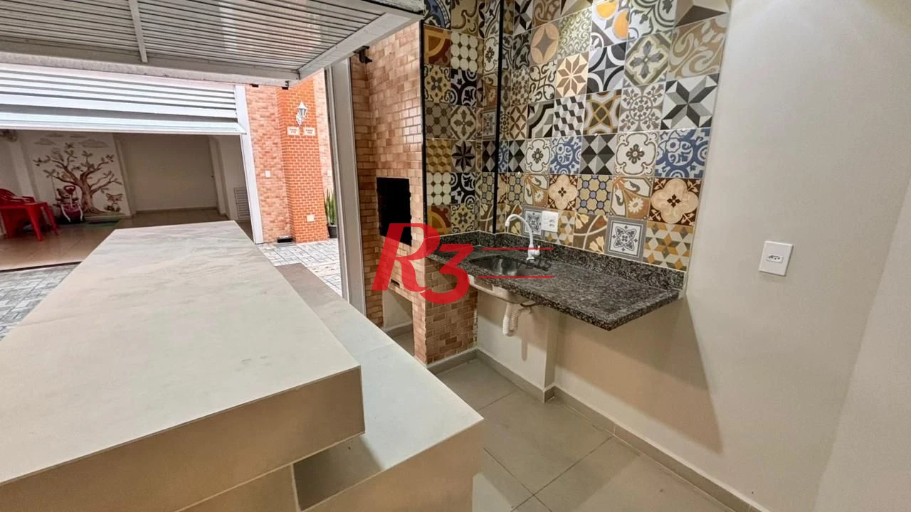 Village com lazer com 2 dormitórios à venda, 106 m² por R$ 585.000 - Vila Mathias - Santos/SP