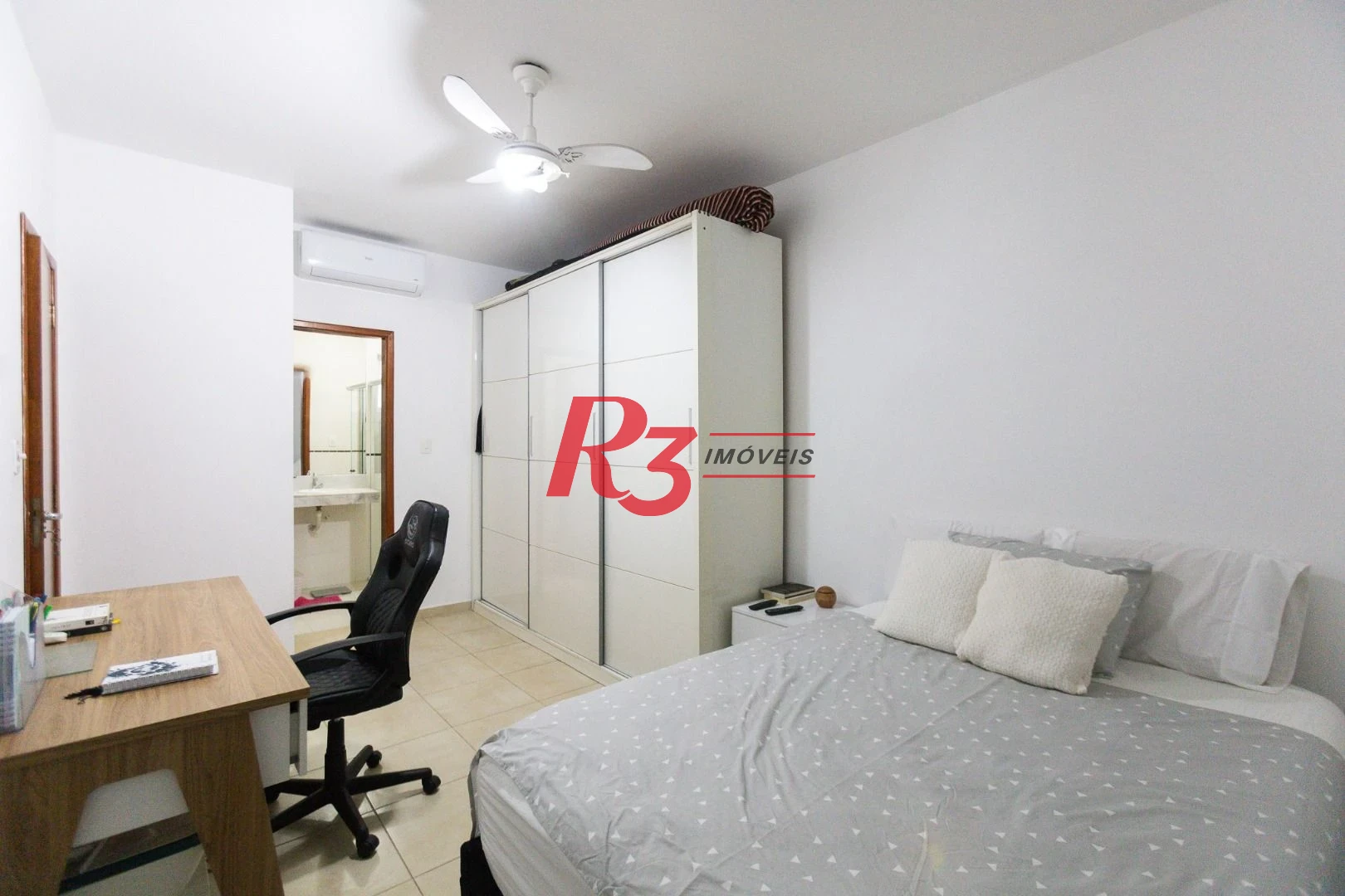 Casa com 3 dormitórios à venda, 123 m² por R$ 720.000,00 - Macuco - Santos/SP
