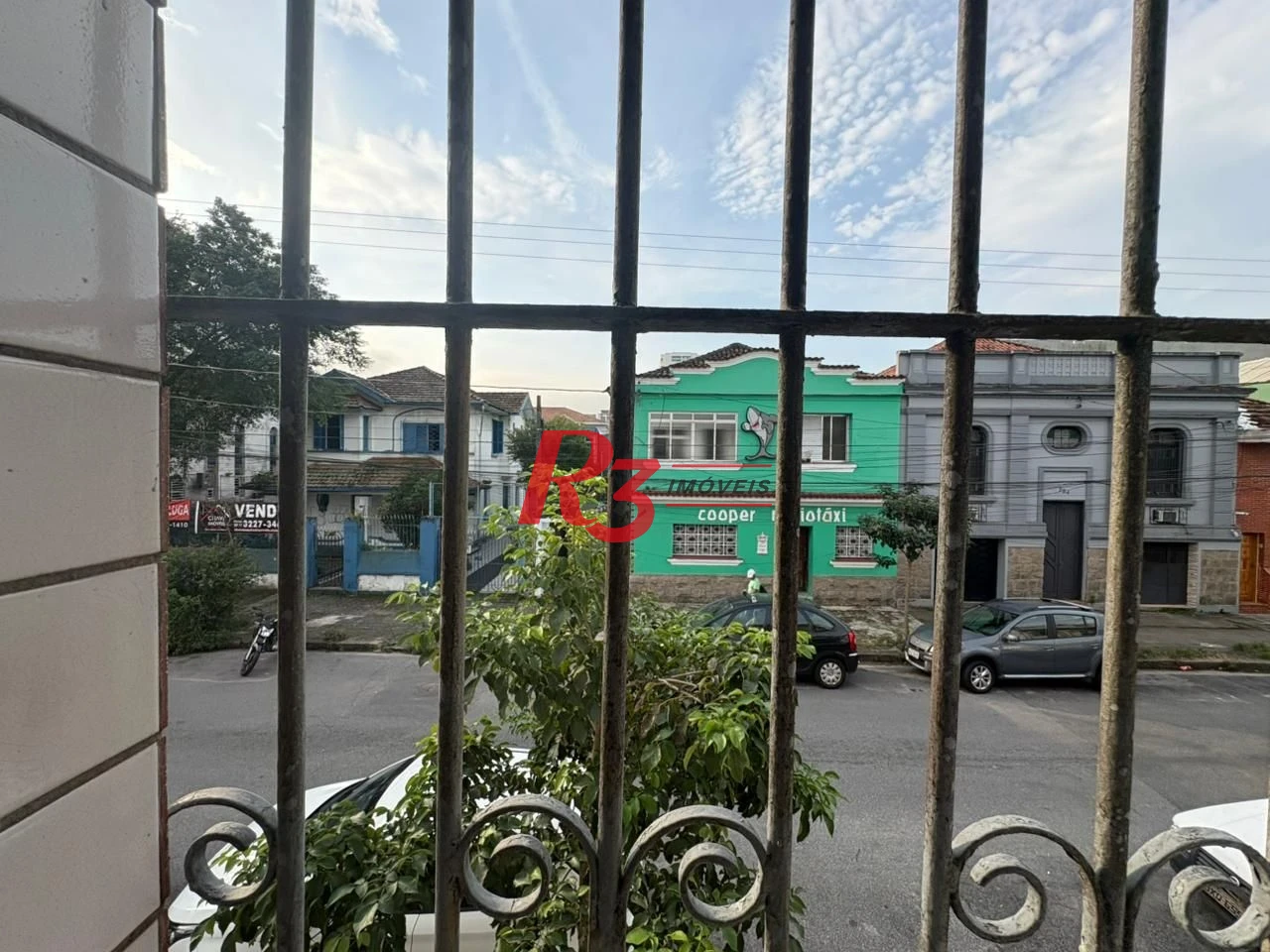 Casa com 3 dormitórios para alugar, 150 m² por R$ 3.000,00/mês - Macuco - Santos/SP