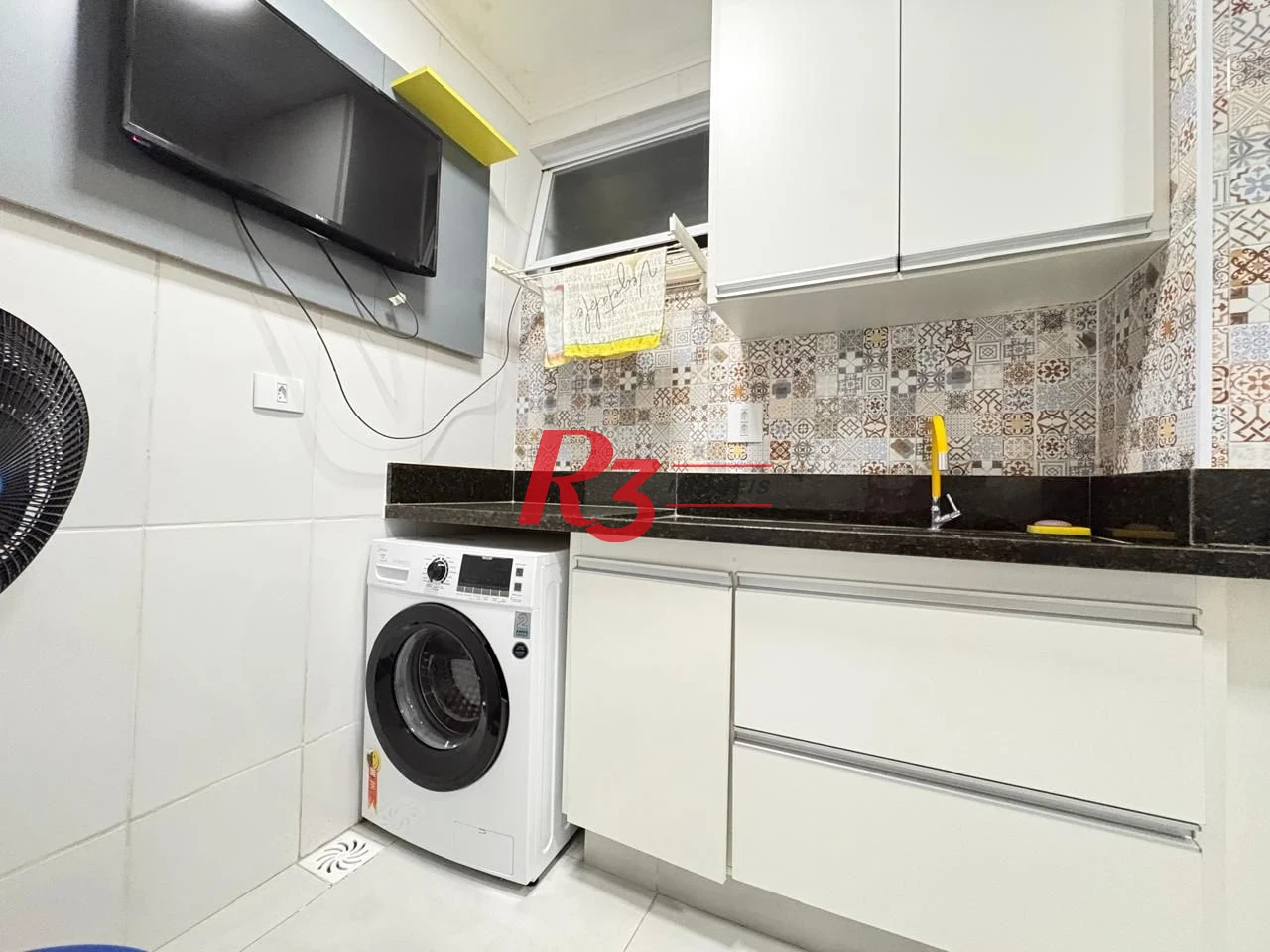 Apartamento com 2 dormitórios para alugar, 64 m² por R$ 5.500,02/mês - Boqueirão - Santos/SP