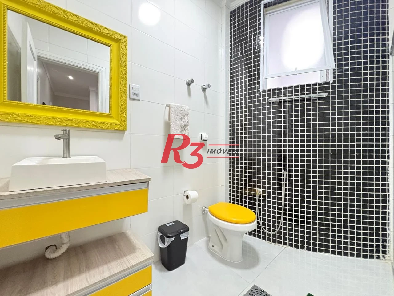 Apartamento com 2 dormitórios para alugar, 64 m² por R$ 5.500,02/mês - Boqueirão - Santos/SP