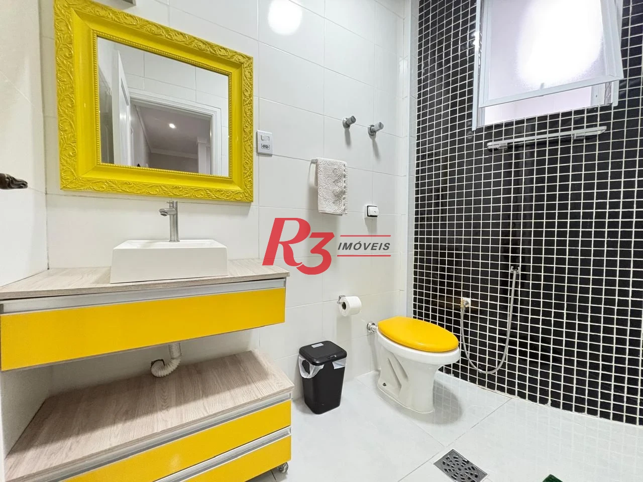 Apartamento com 2 dormitórios para alugar, 64 m² por R$ 5.500,02/mês - Boqueirão - Santos/SP