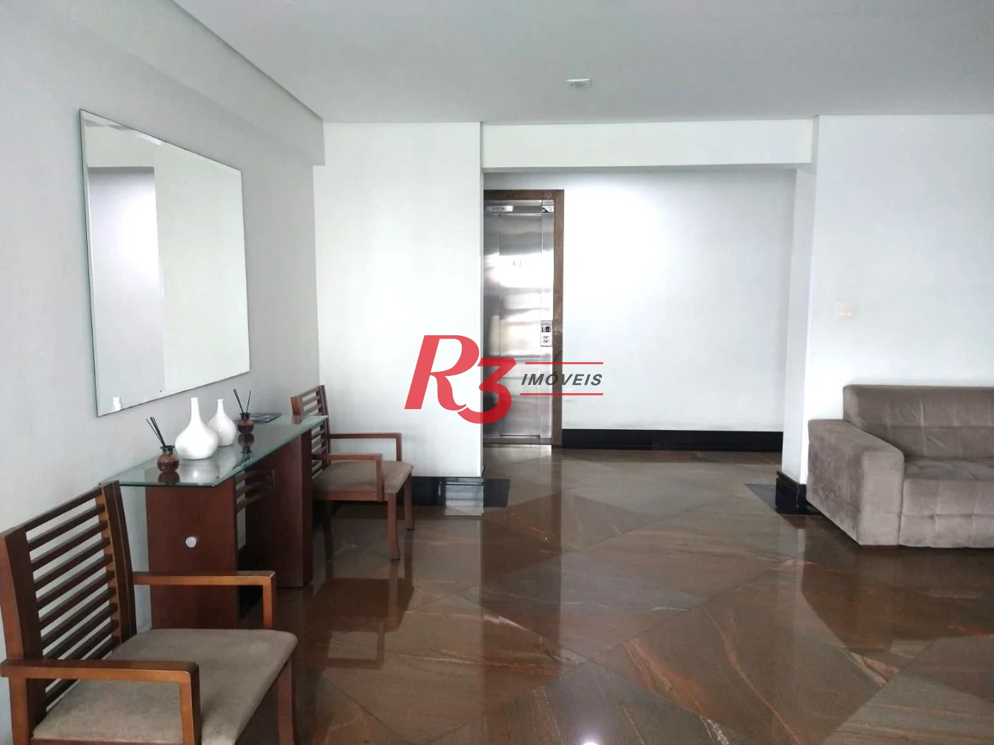 Apartamento à venda 2 Quartos (1 suíte) no Macuco em Santos