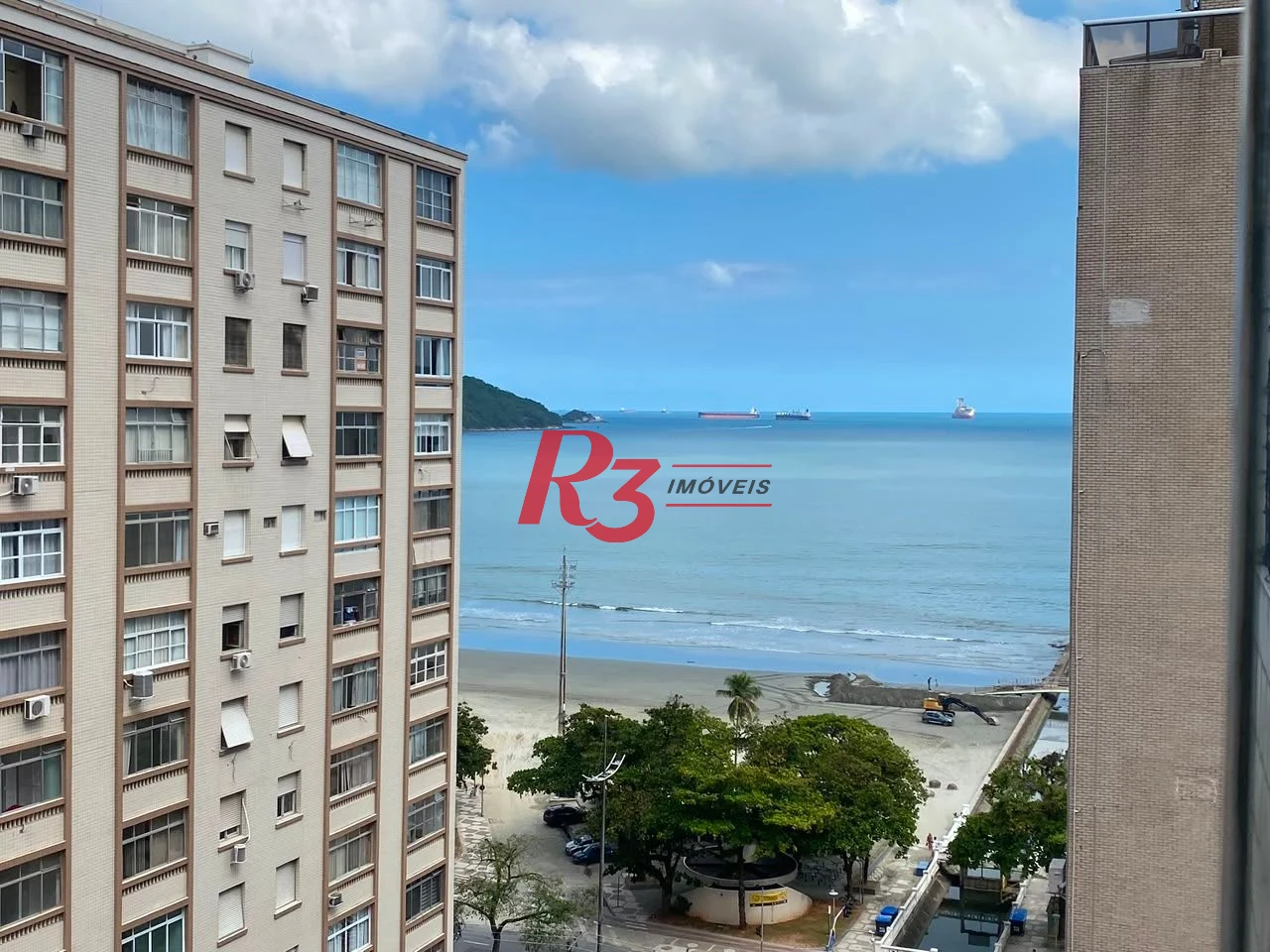 Apartamento com 3 dormitórios à venda, 122 m² por R$ 1.300.000,00 - Embaré - Santos/SP