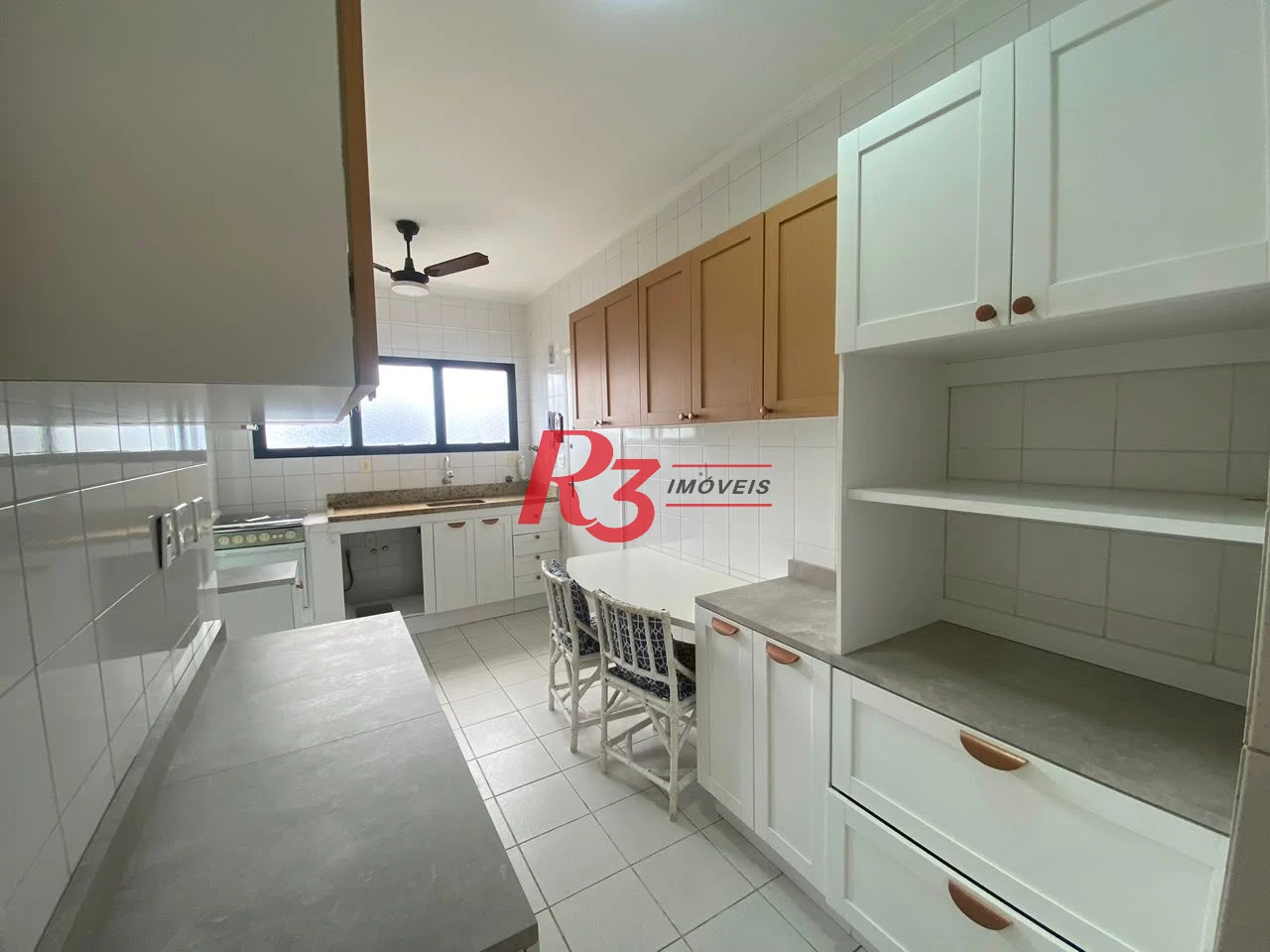 Apartamento com 3 dormitórios à venda, 122 m² por R$ 1.300.000,00 - Embaré - Santos/SP